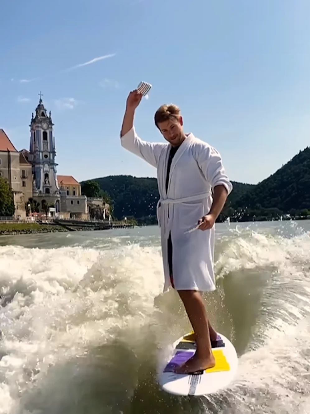 Mit diesem witzigen Clip wirbt Gmundner Keramik für seine Kollektion.