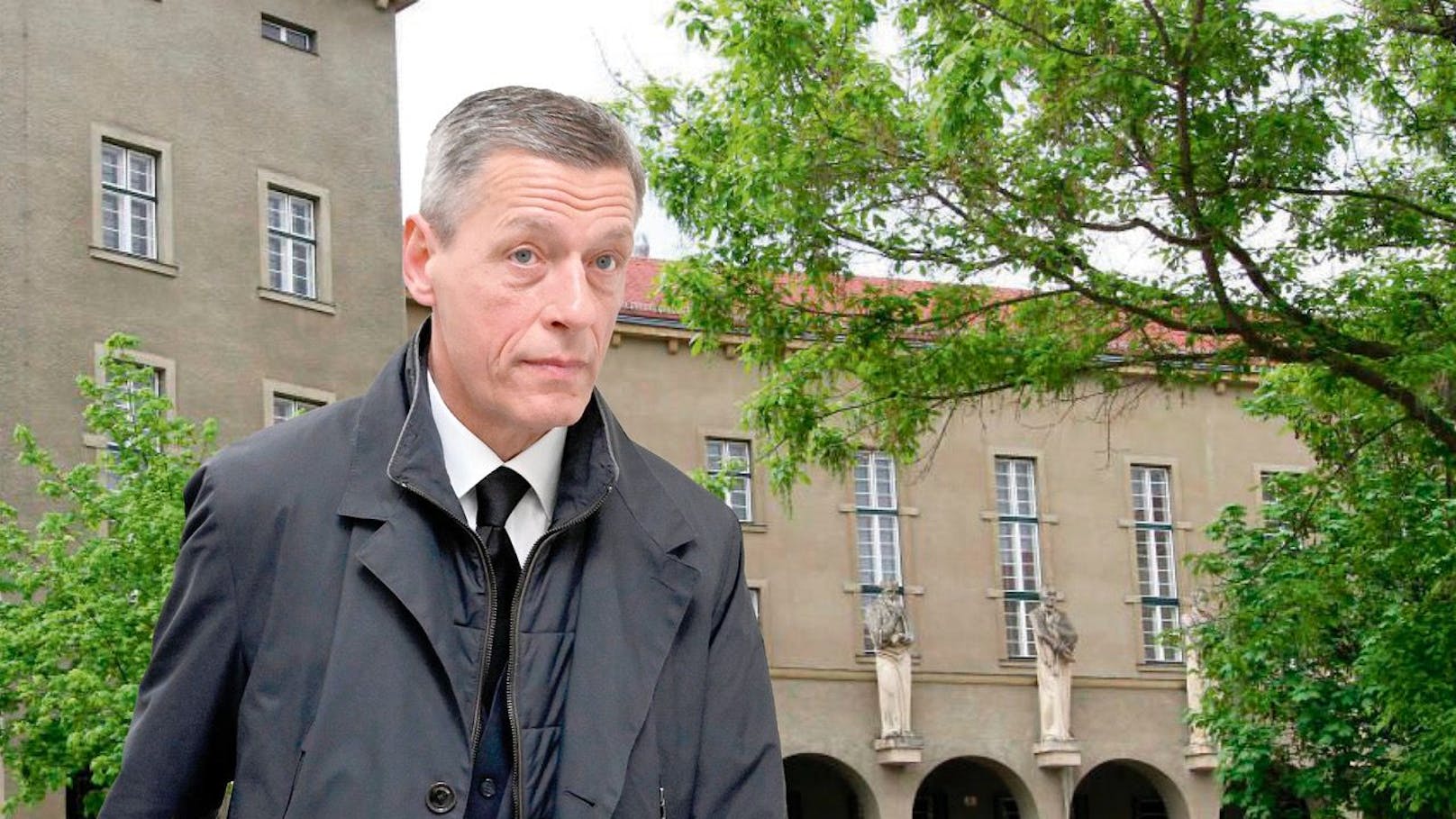 Christian Pilnacek wurde nur 60. Die Staatsanwaltschaft Krems leitet die Ermittlungen.