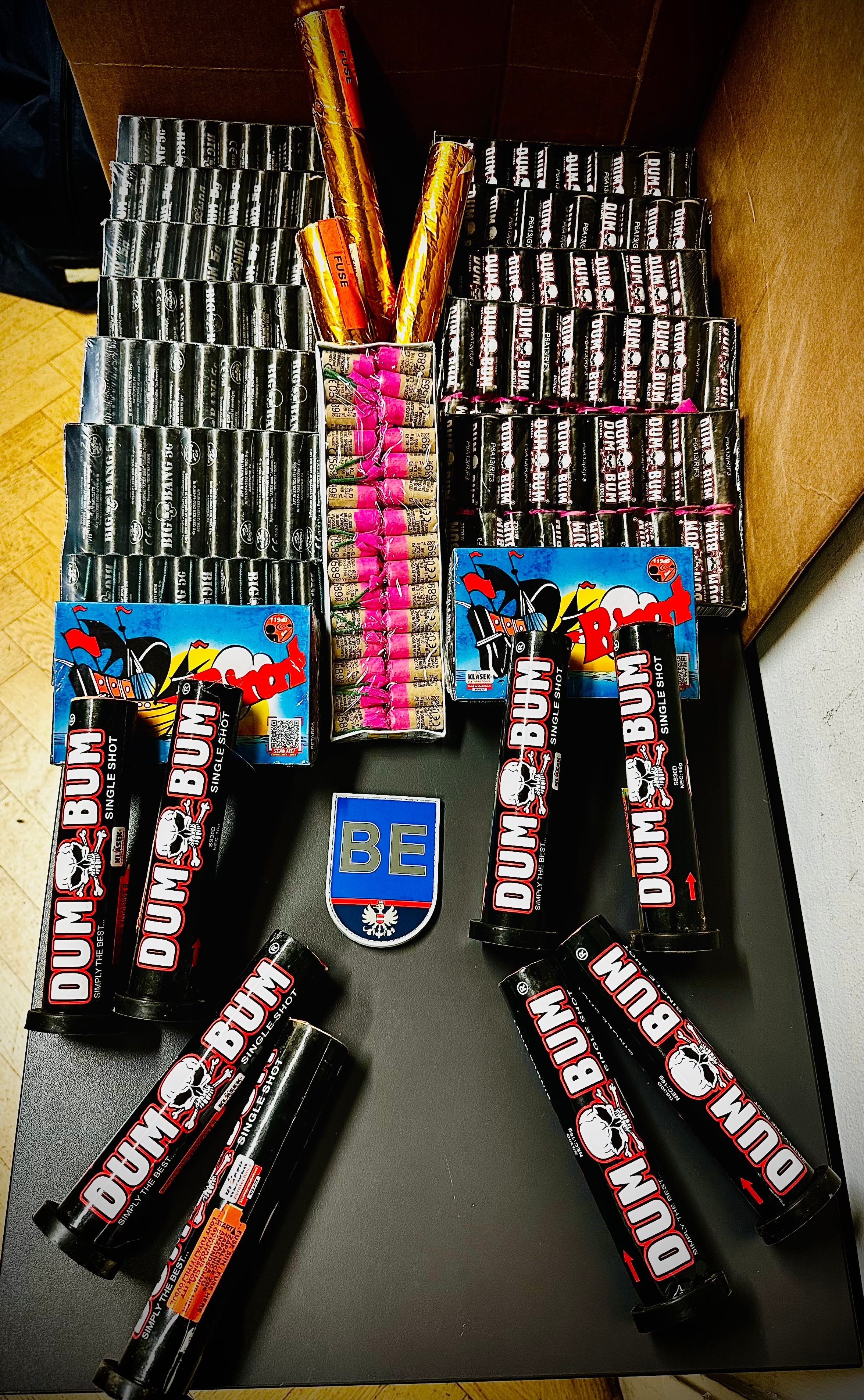 Die Jugendlichen hatten 461 pyrotechnische Gegenstände dabei.