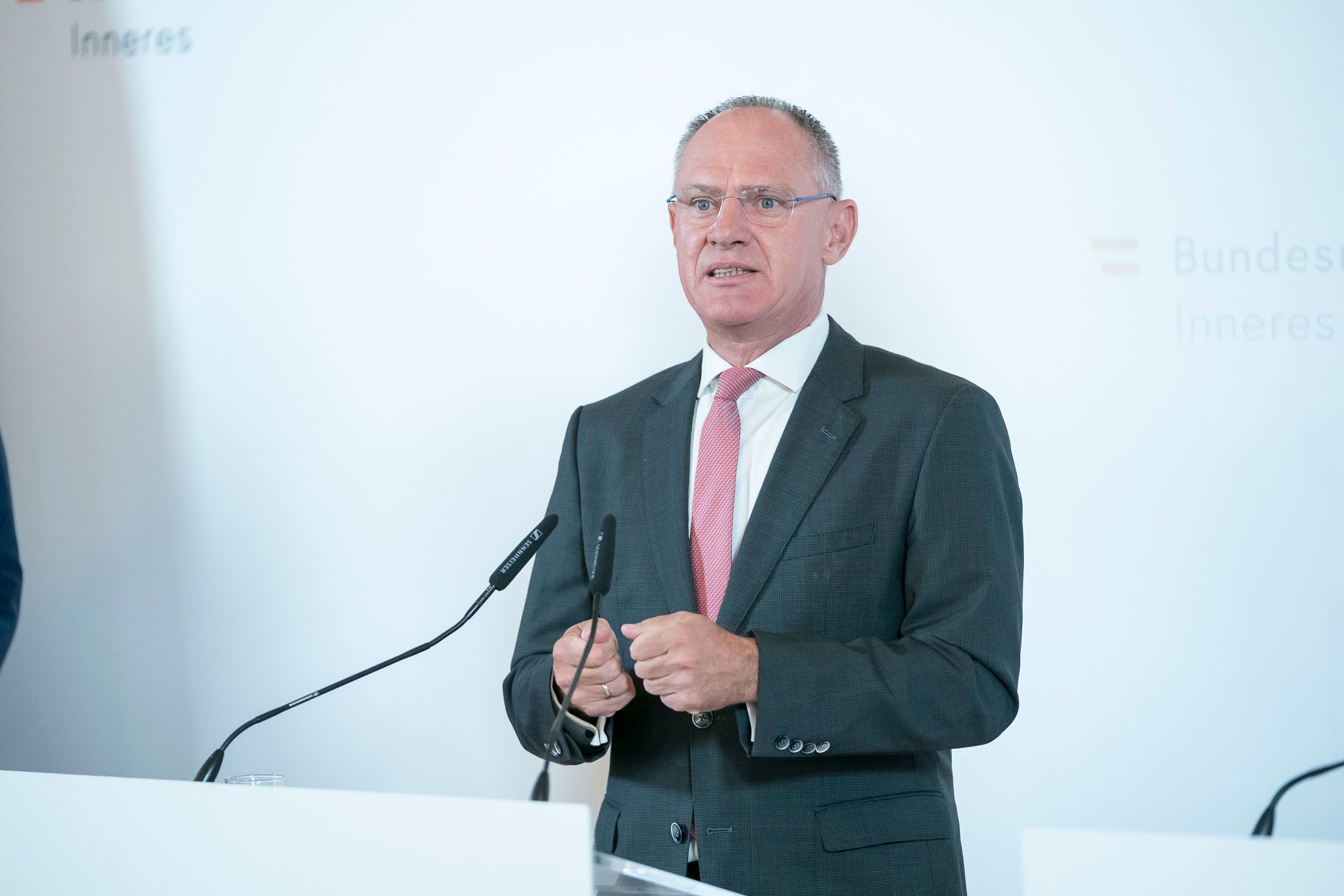 Gerhard Karner verkündete Neuerungen für Asylwerber.