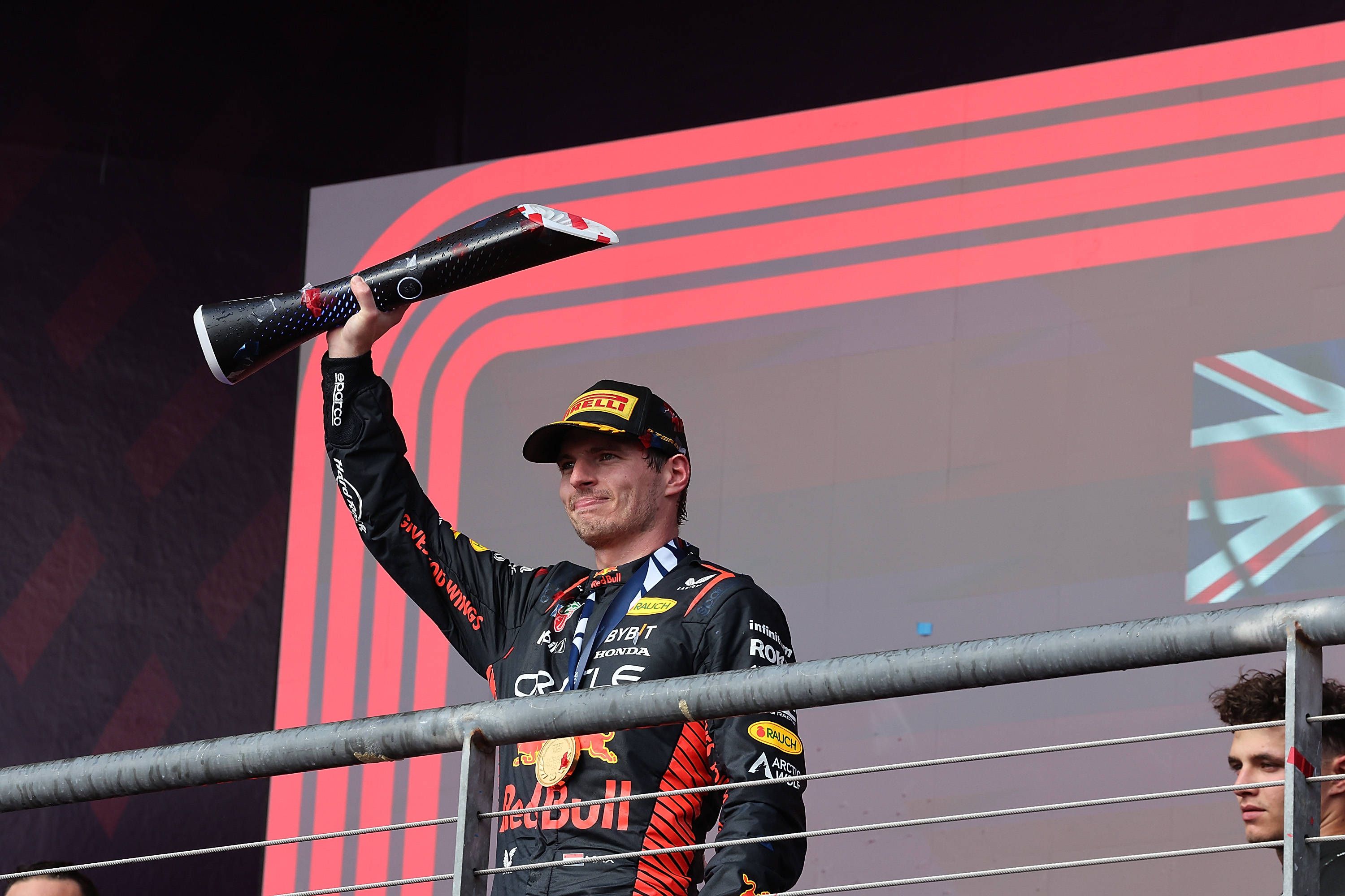 Max Verstappen jubelt, Teile der Fans buhen in Texas.