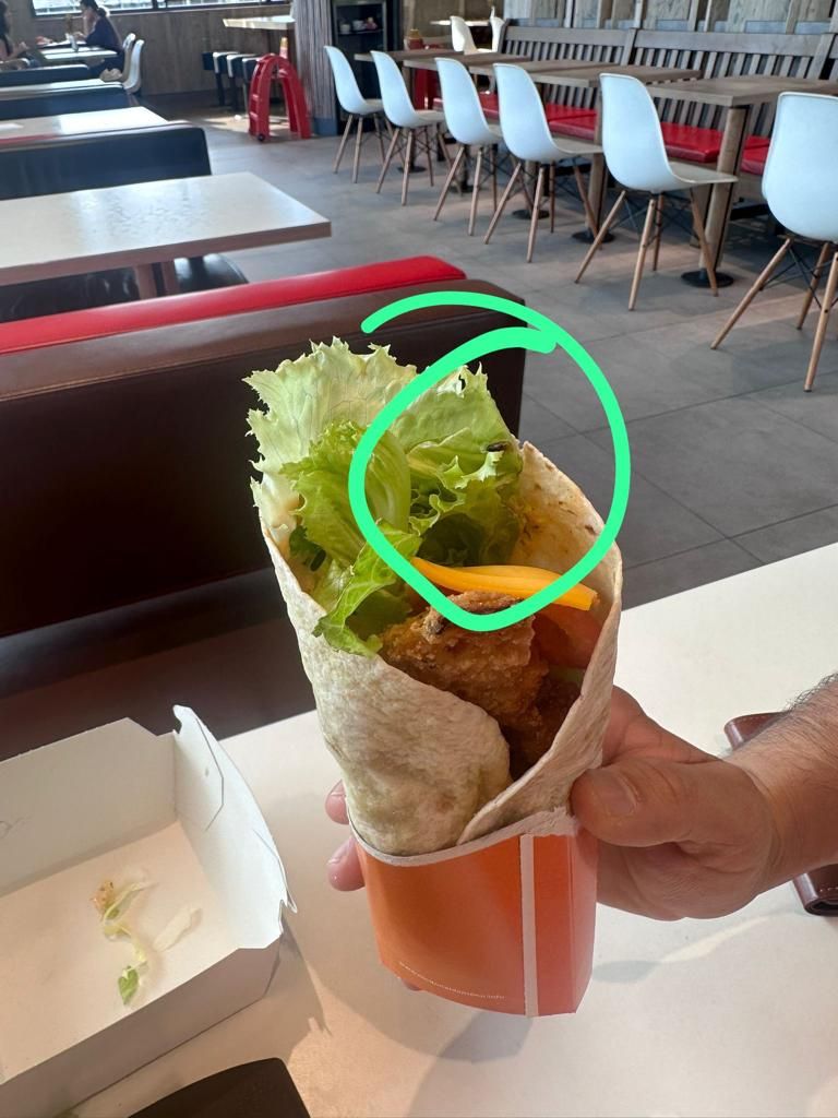 Ein Wurm zum Wrap bekam ein Kunde (33) in Neulengbach