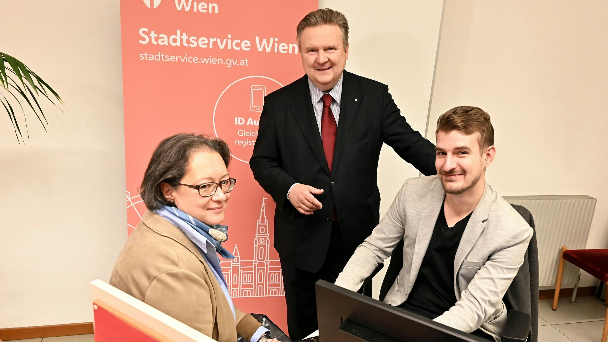Wiens Bürgermeister Michael Ludwig im Stadtservice im Wiener Rathaus