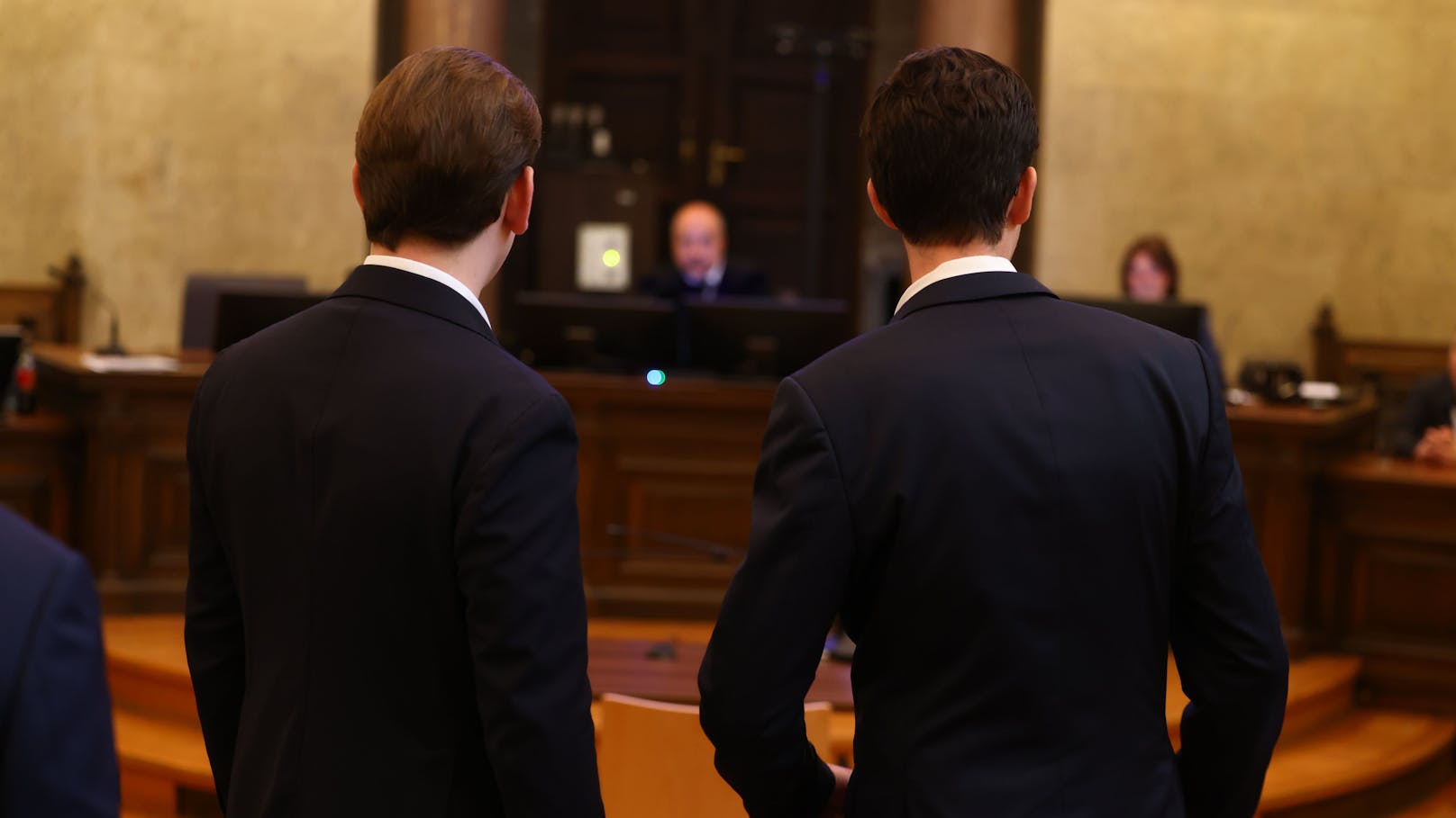 Am Tag 3 des Prozesses gegen u.a. Ex-Kanzler Sebastian Kurz ging es um dessen damaligen Kabinettschef Bernhard Bonelli, der mitangeklagt ist.