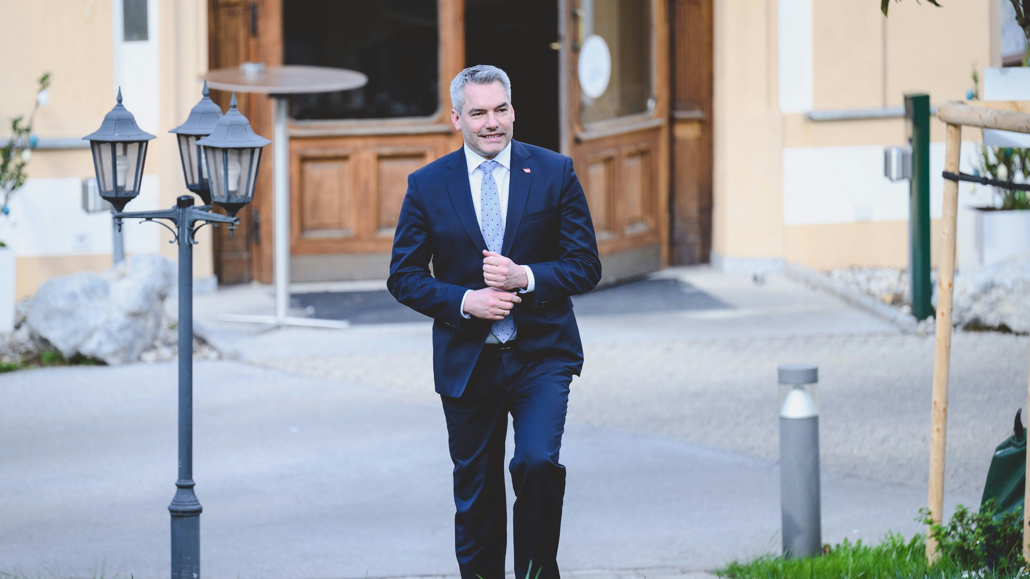 Nehammer trifft am Mittwoch in Israel Angehörige der von der Hamas entführten Geiseln.