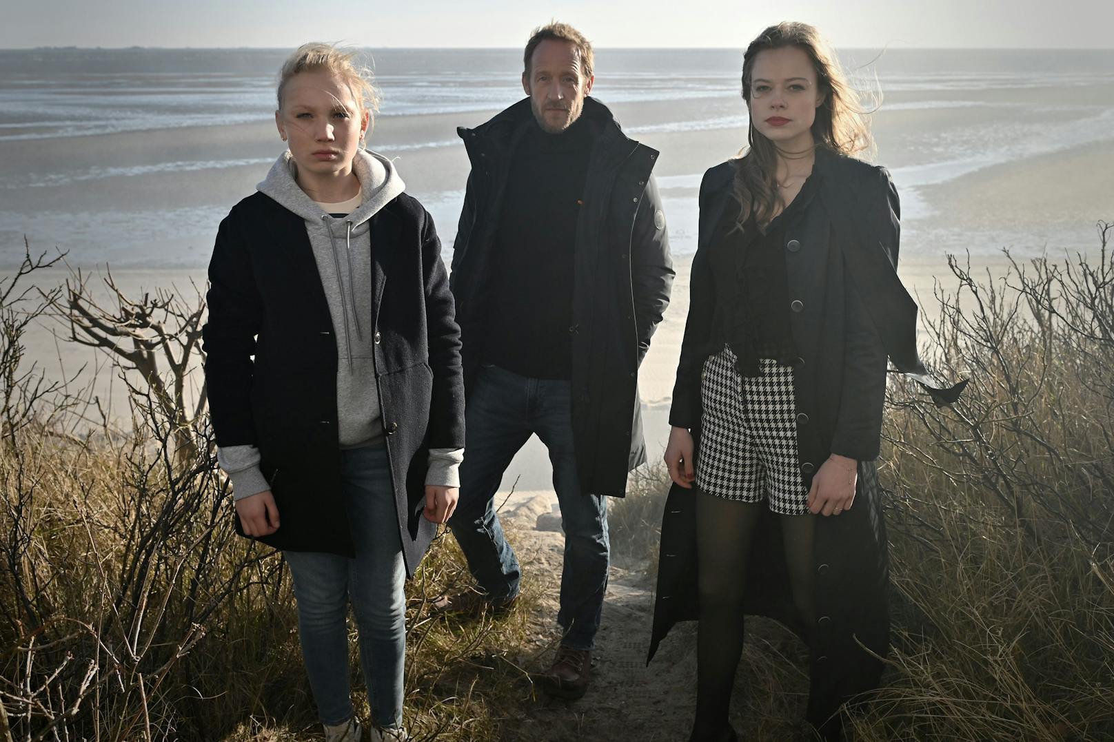 "Die Therapie": Josy (Helena Zengel), Viktor Larenz (Stephan Kampwirth), Anna Spiegel (Emma Bading)