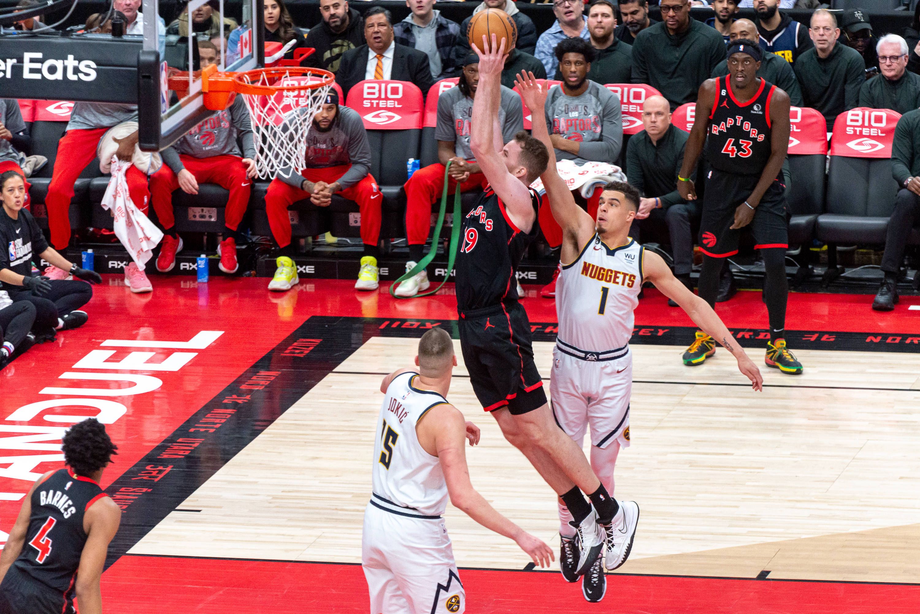 Basketball-Superstar Jakob Pöltl und die NBA sind ab 25. Oktober Gratis zu streamen.