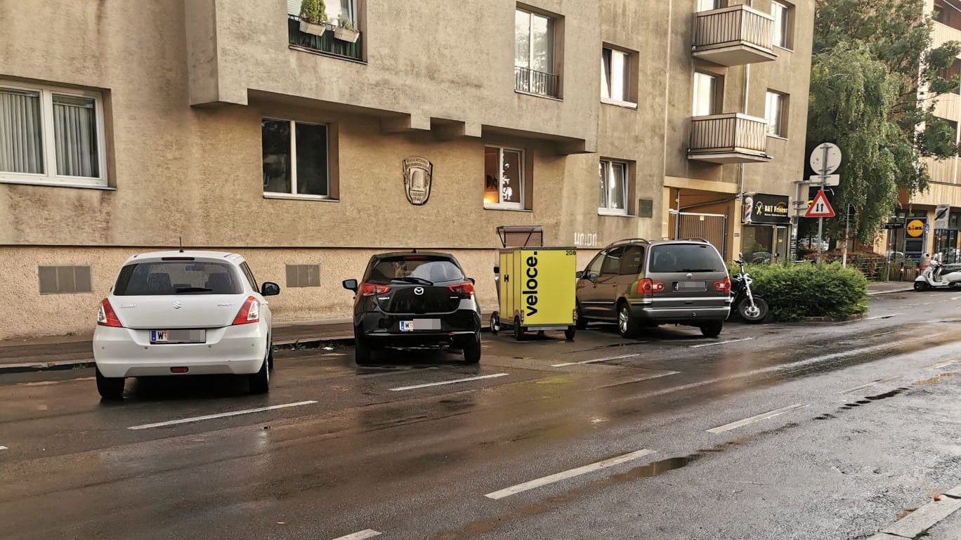 Anrainer wütet: "Die Lastenräder parken das Grätzl zu."