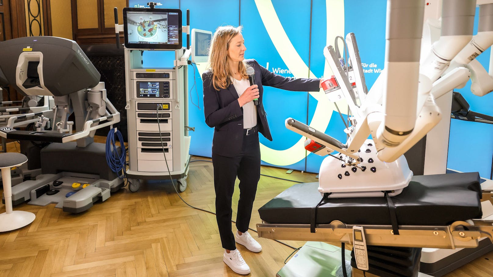 Roboter unterstützt jetzt bei Operationen an Kindern