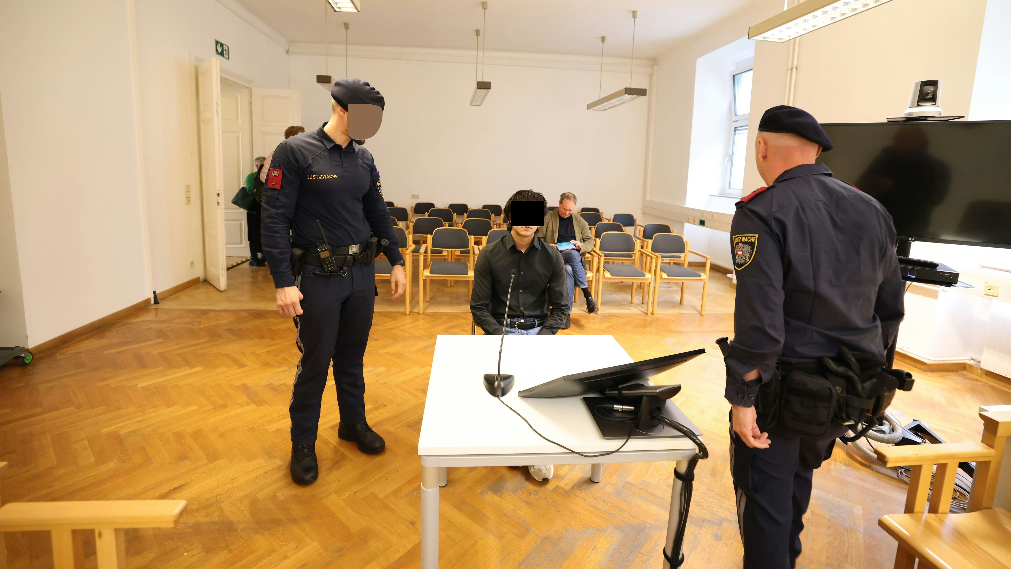 16-Jähriger auf der Anklagebank in Wien. 