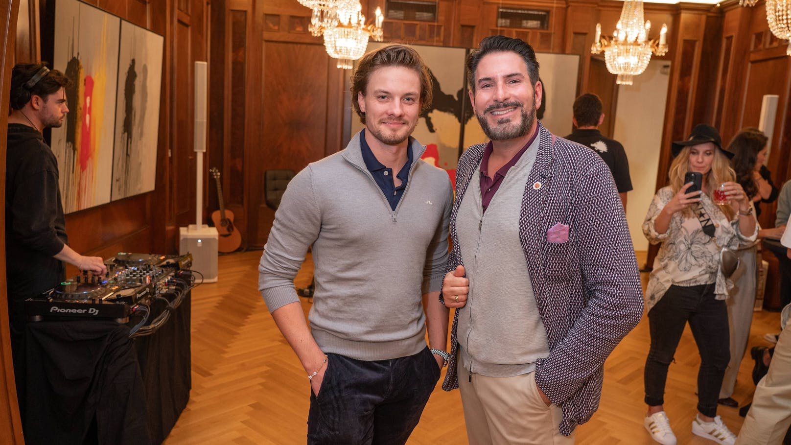 Julian Waldner mit Intendant und Kammersänger Clemens Unterreiner.