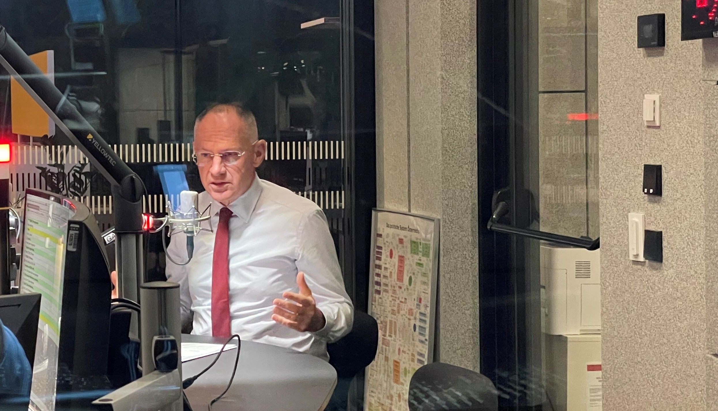 Innenminister Gerhard Karner (VP) im Ö1-Interview am 25. Oktober 2023: 