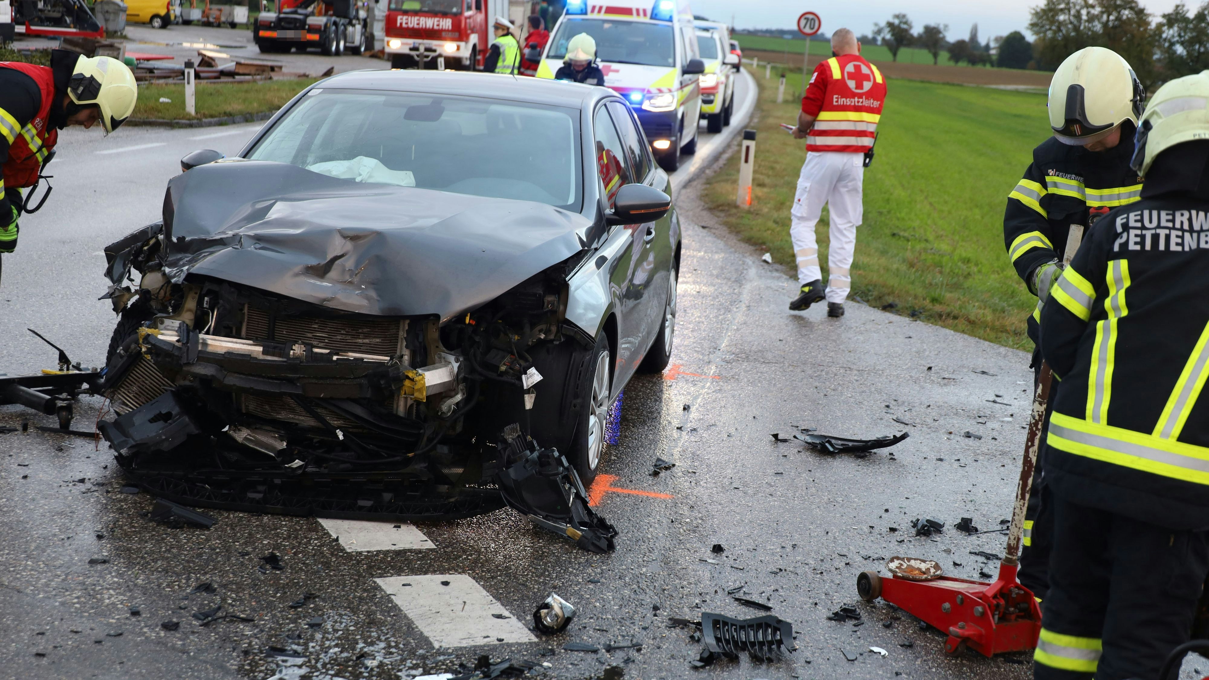 Schwerer Kreuzungsunfall in Pettenbach