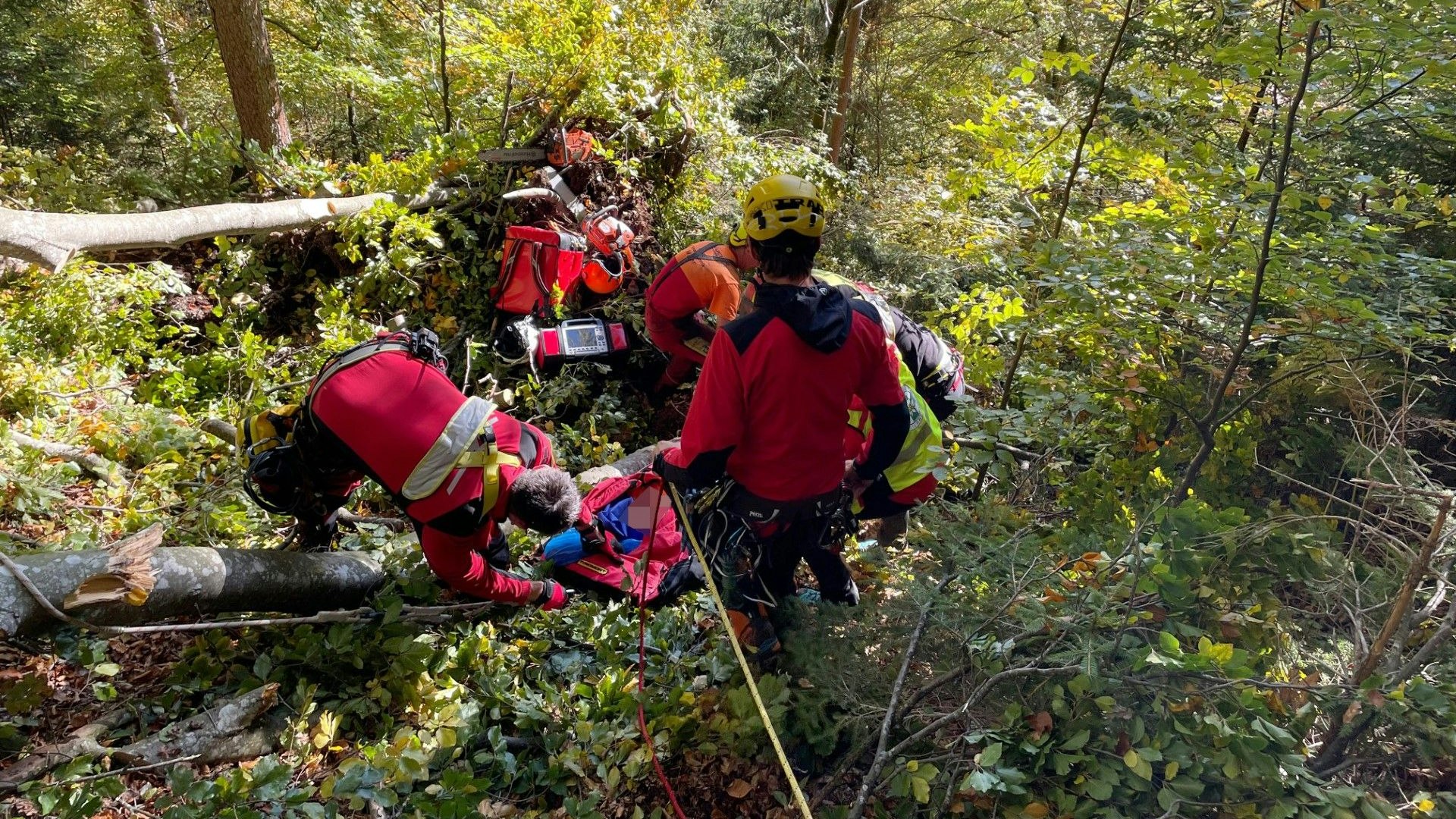 Die Bergung des Verletzten gestaltete sich als schwierig. 