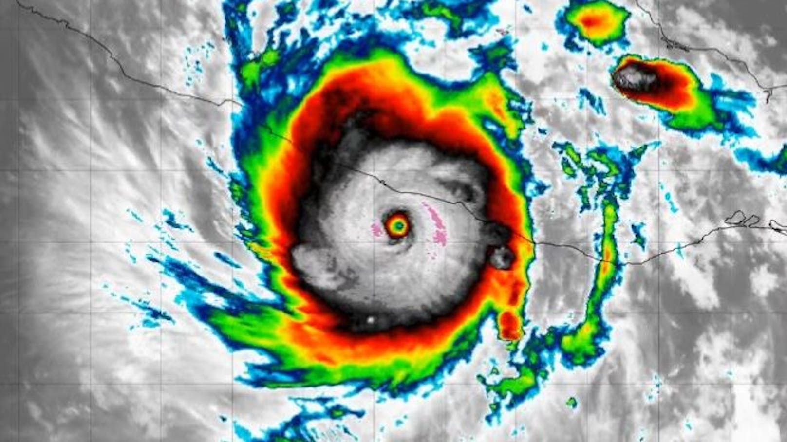 300 km/h – "katastrophaler" Hurrikan rast auf Küste zu