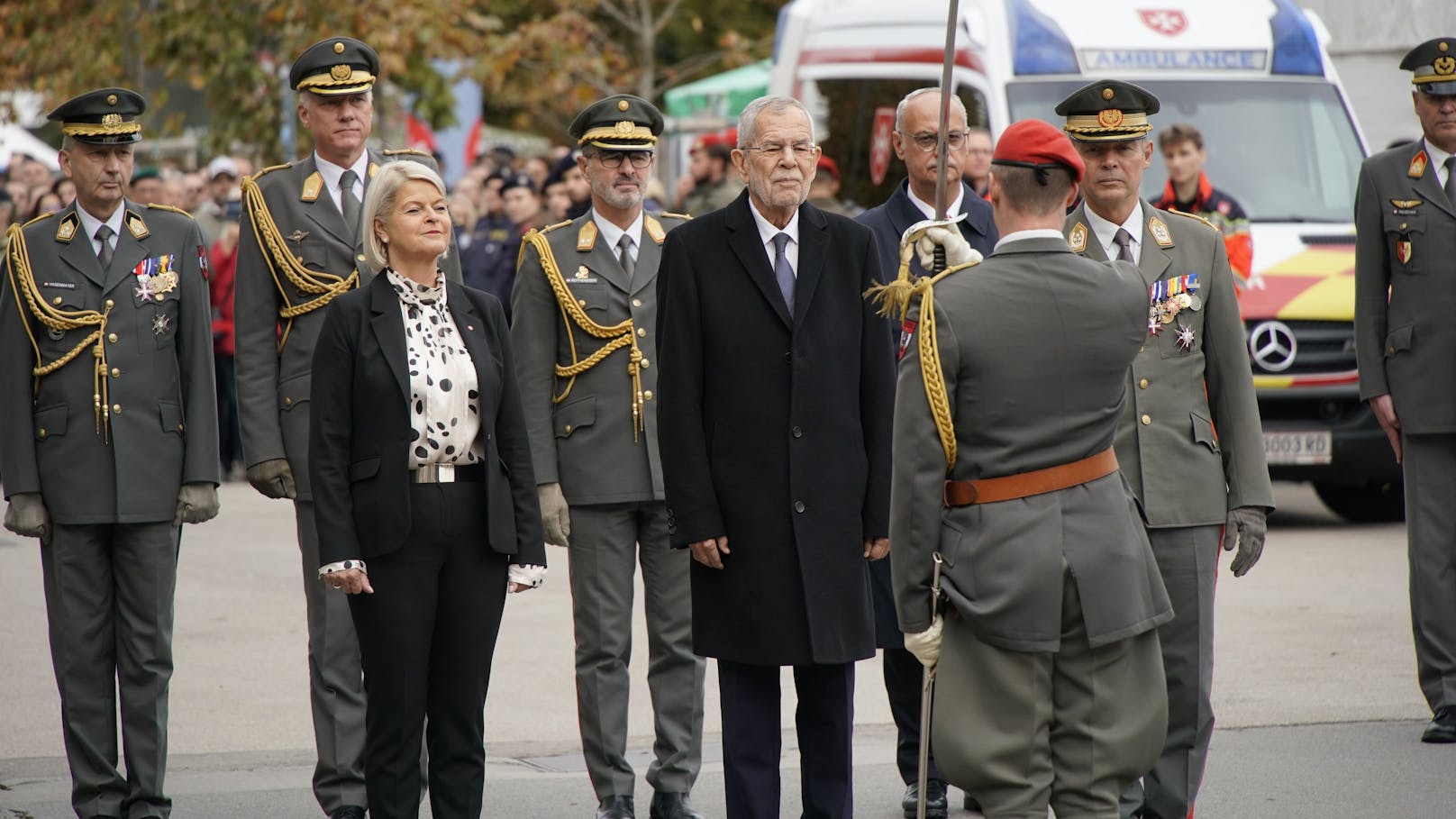 Tanner und Van der Bellen zollten dem Bundesheer ihren Respekt.