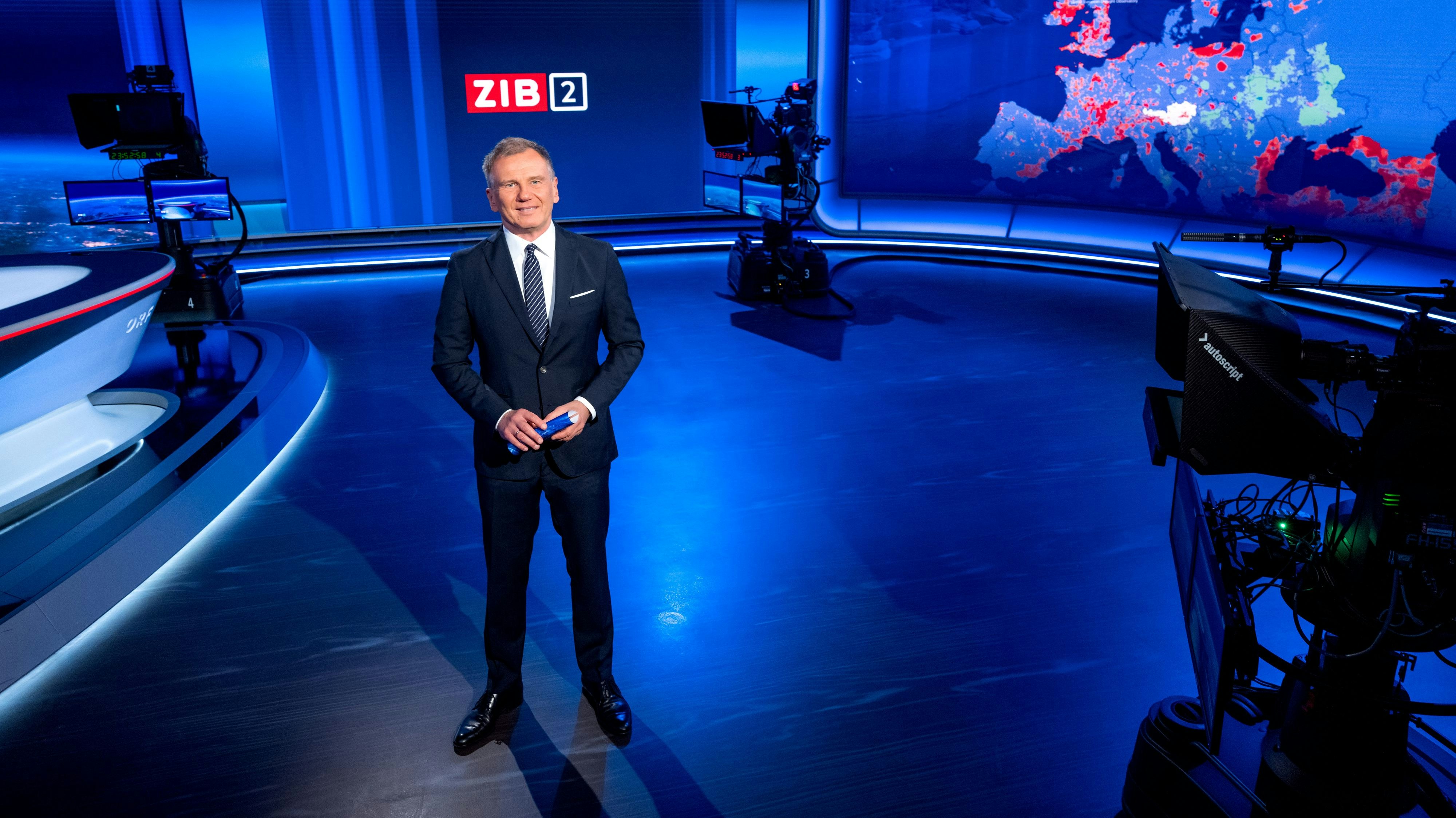 Armin Wolf in seinem "zweiten Wohnzimmer", dem ZIB2-Studio im ORF-Zentrum, in Wien. 