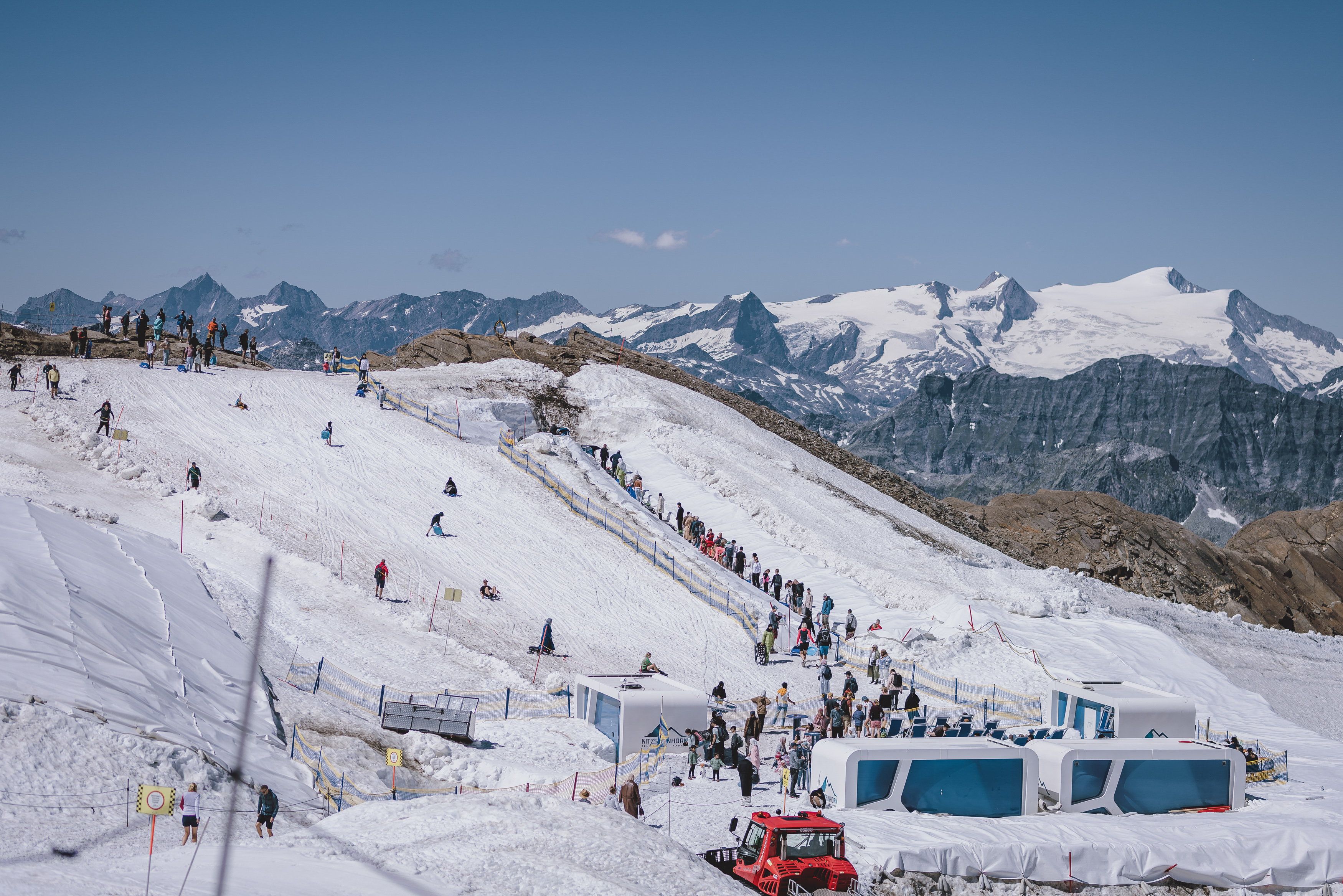 Der Skibetrieb am Kitzsteinhorn muss heuer noch auf sich warten lassen. Archivbild. 