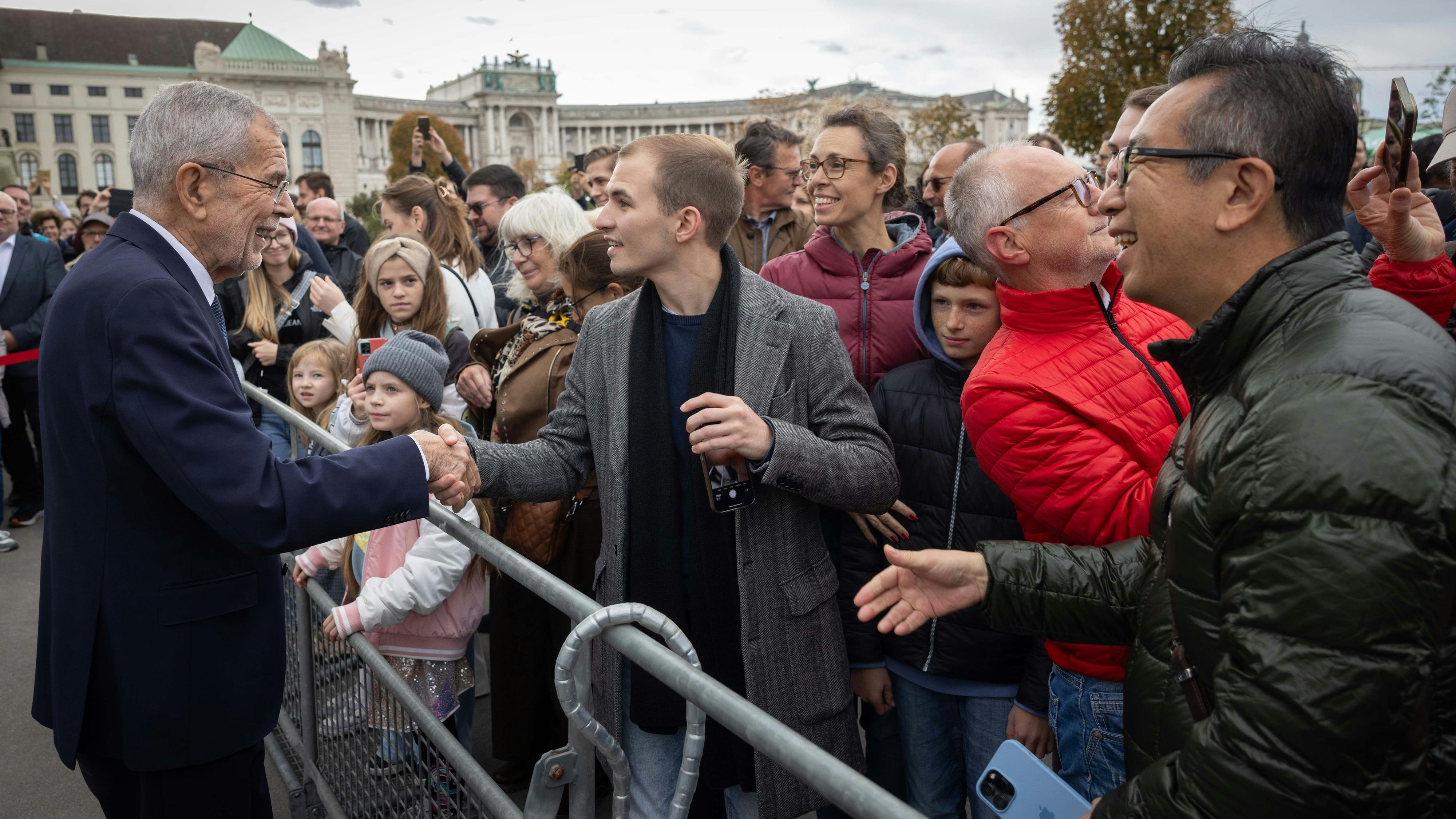 Bundespräsident Alexander Van der Bellen eröffnete den "Tag der offenen Tür" in der Präsidentschaftskanzlei.