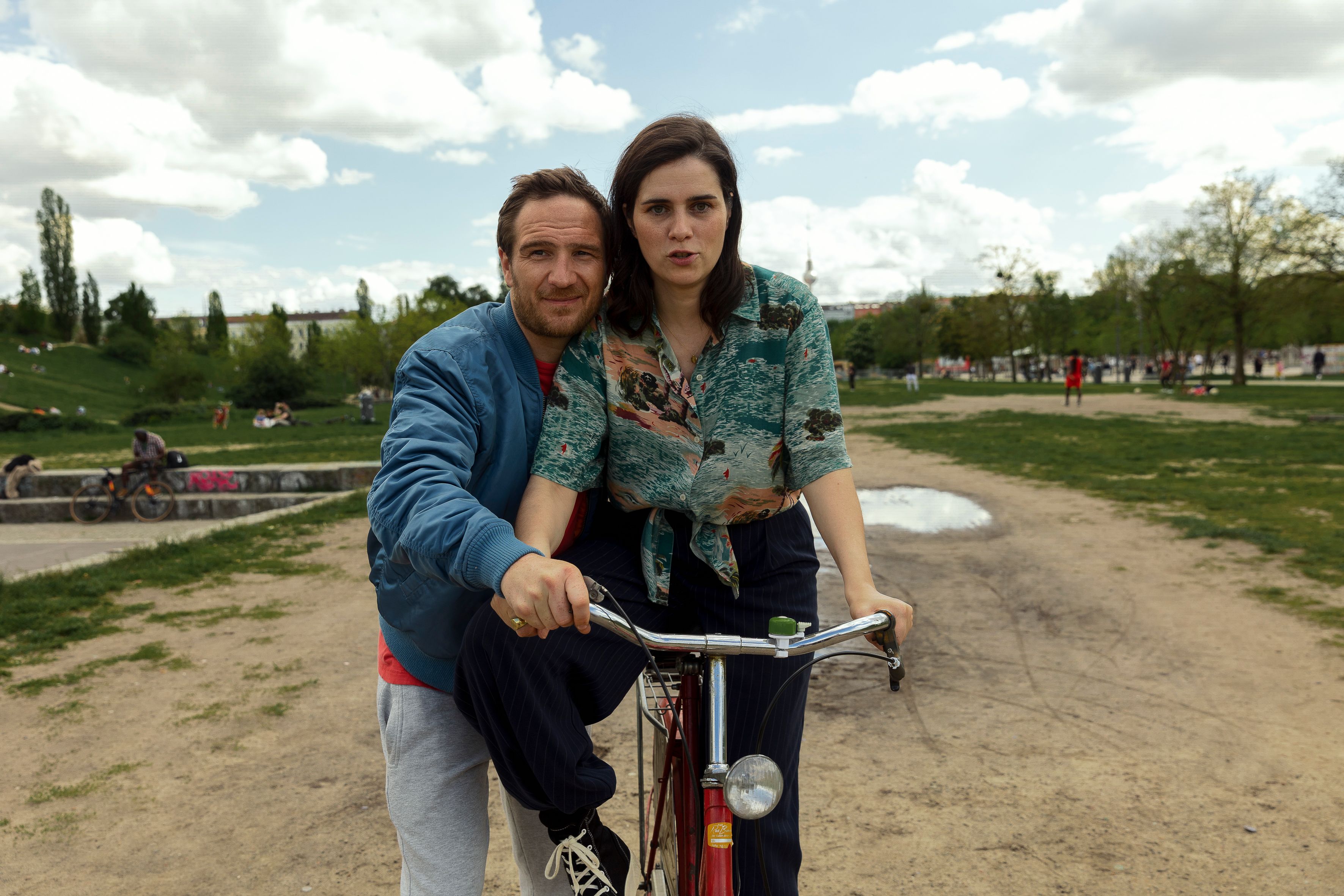 Frederick Lau und Nora Tschirner gehen auf Entzug