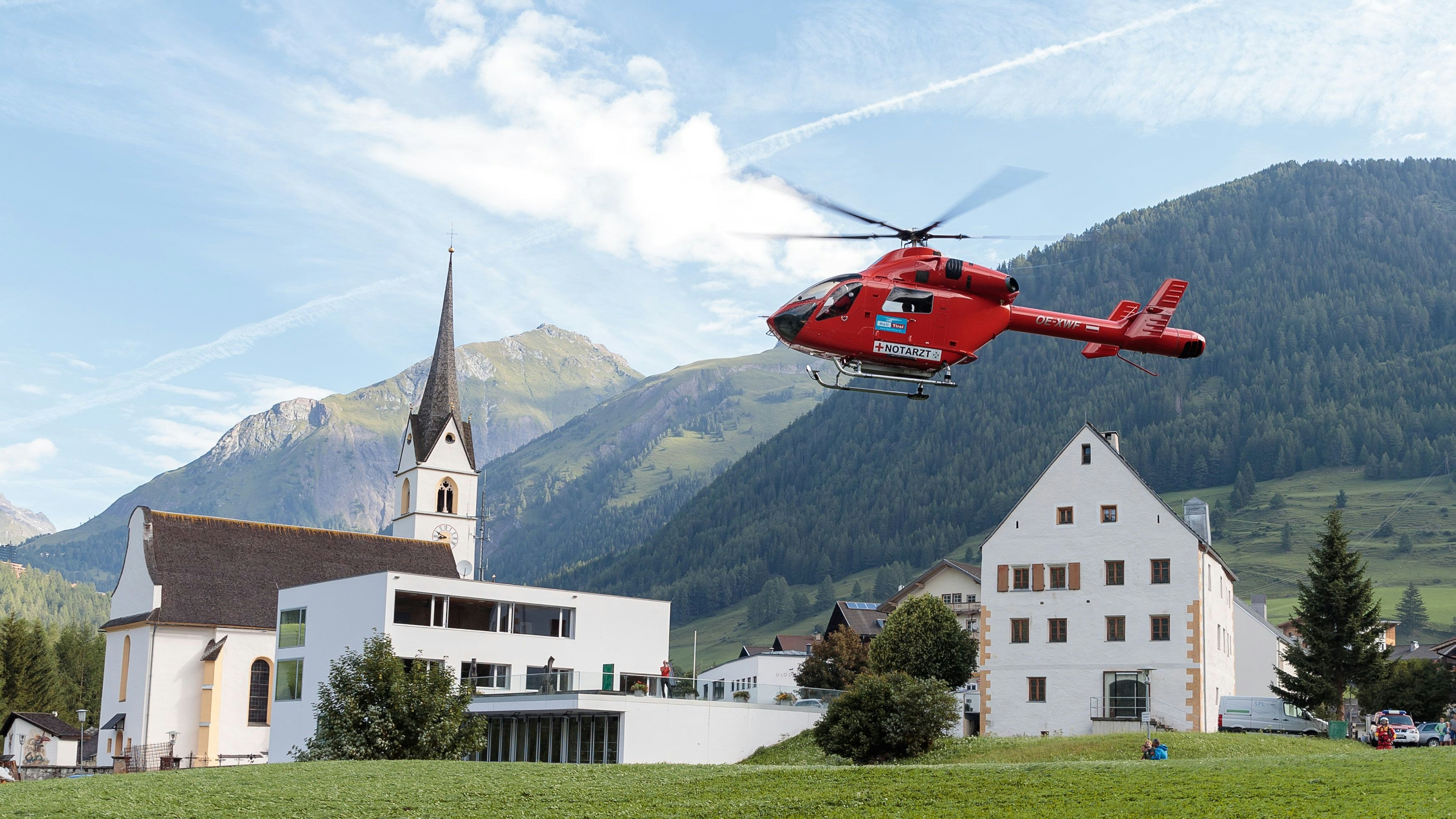 Der Verletzte (55) musste mit dem Notarzthubschrauber abtransportiert werden. Archivbild. 