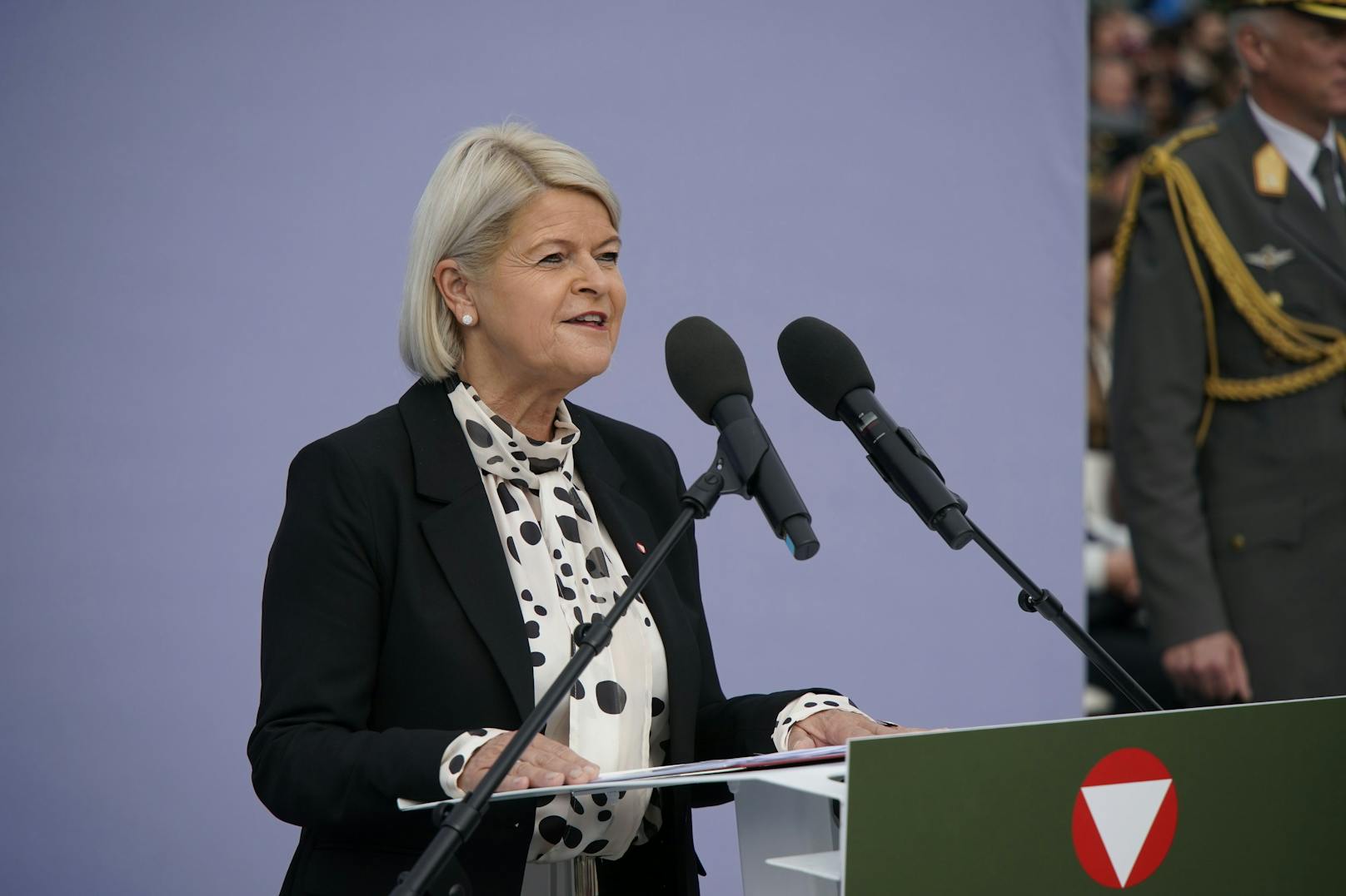 Bundesministerin Klaudia Tanner beim Nationalfeiertag 2023