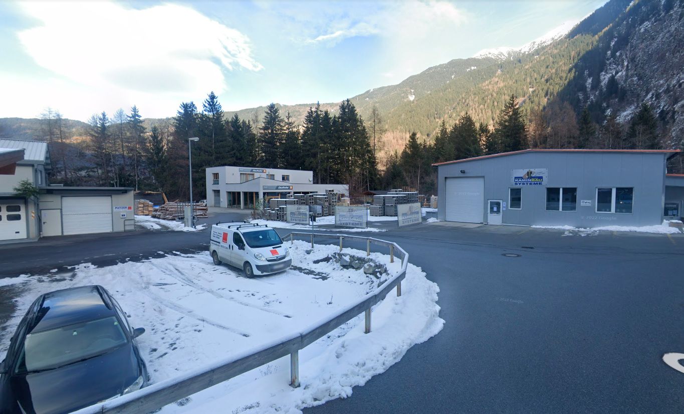 Blick ins Gewerbegebiet bei Oetz, Tirol.