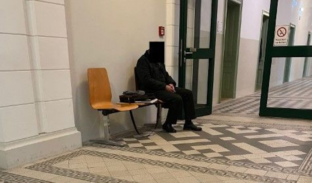 Angeklagter Falkner (61) vor Gericht