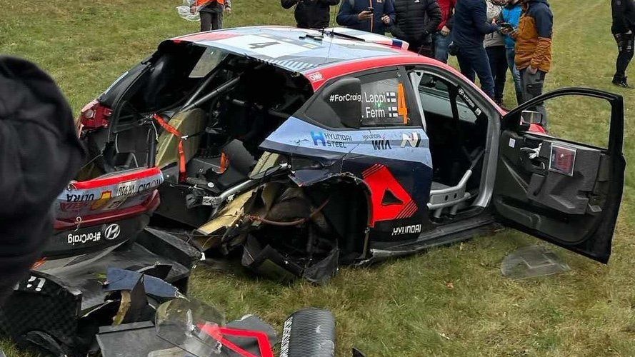Esapekka Lappi ist in seinem Hyundai schwer verunfallt. 