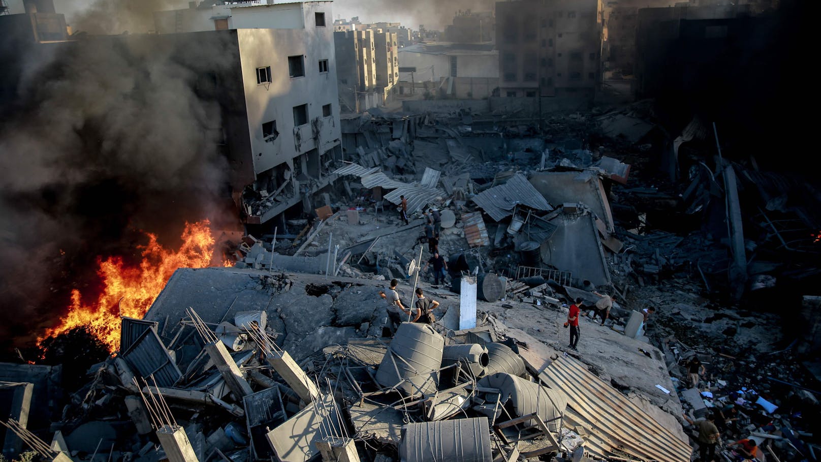 Israel setzt weiterhin die Luftangriffe auf den Gazastreifen fort. (Auf dem Bild Gaza Stadt)