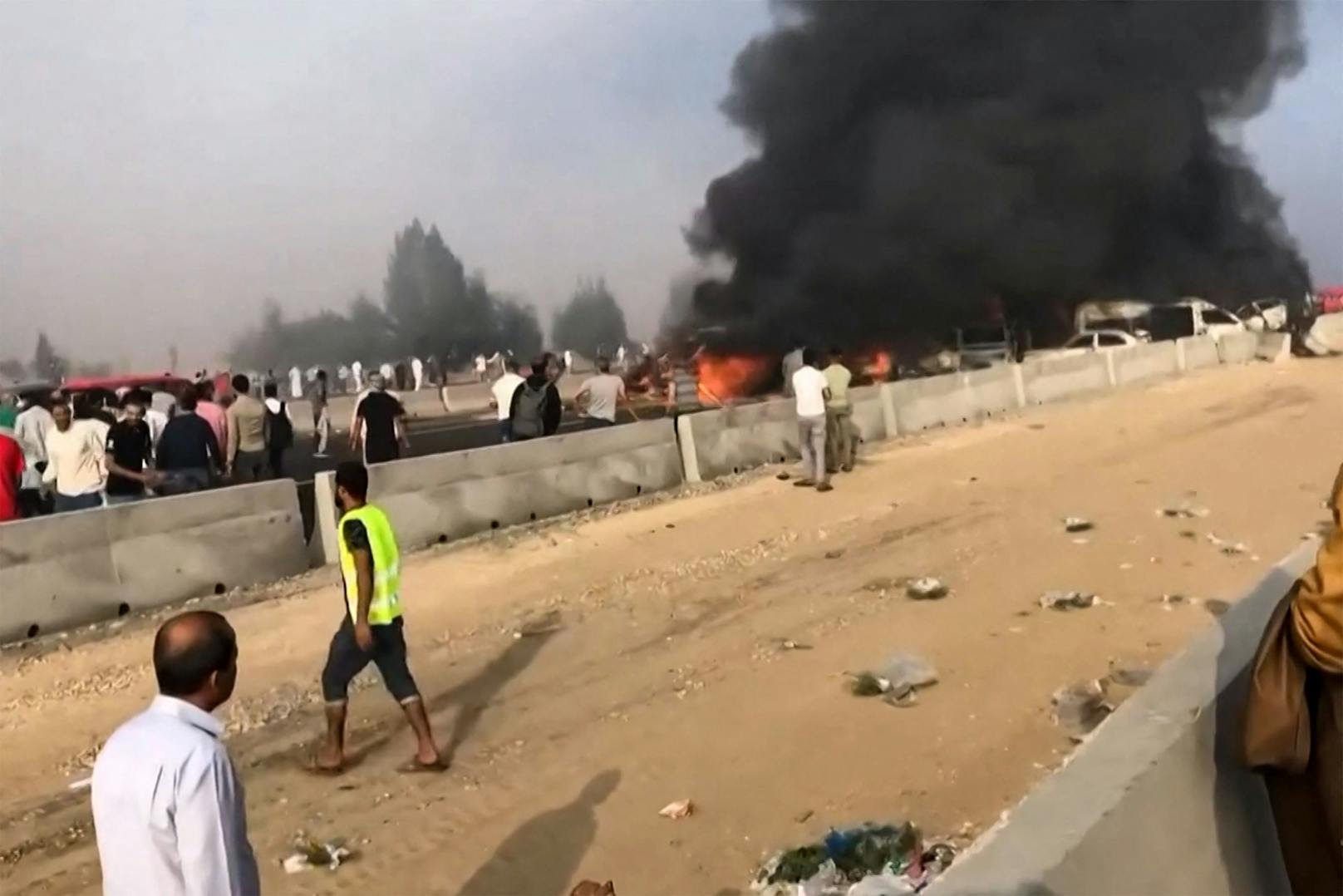 Das Unglück ereignete sich 160 Kilometer nördlich von Kairo auf einer Wüstenstraße. 