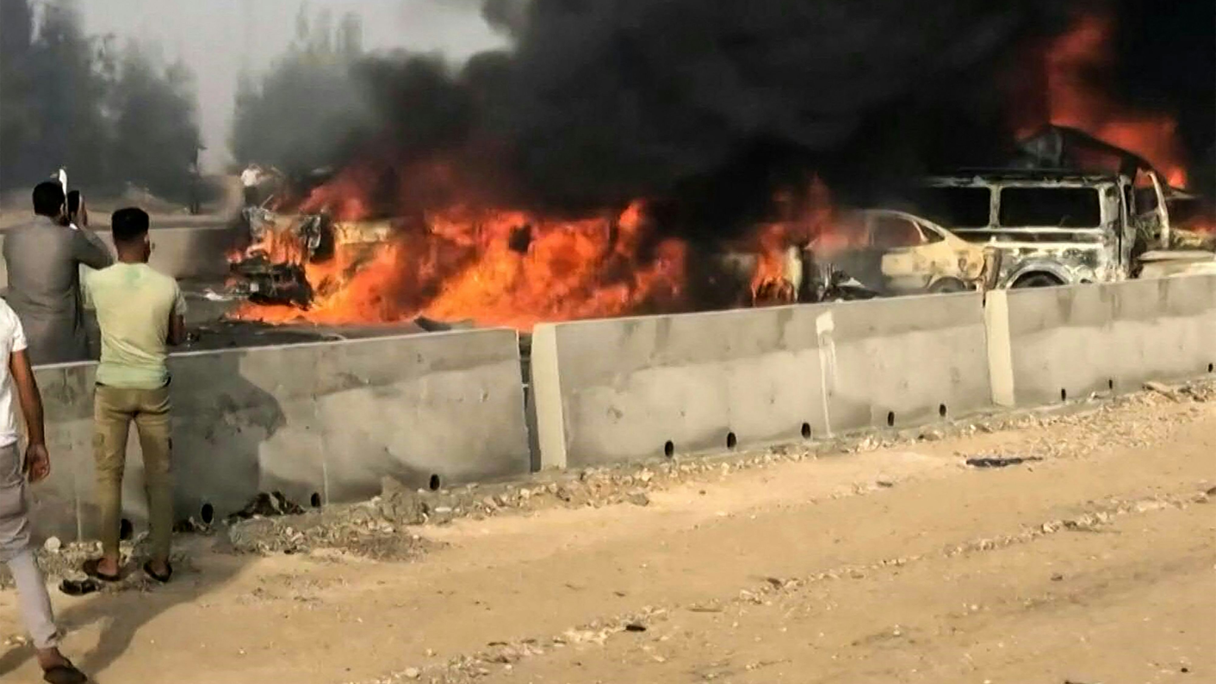 Das Unglück ereignete sich 160 Kilometer nördlich von Kairo auf einer Wüstenstraße. 