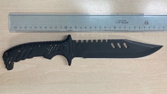 Das sichergestellte "Kampfmesser".