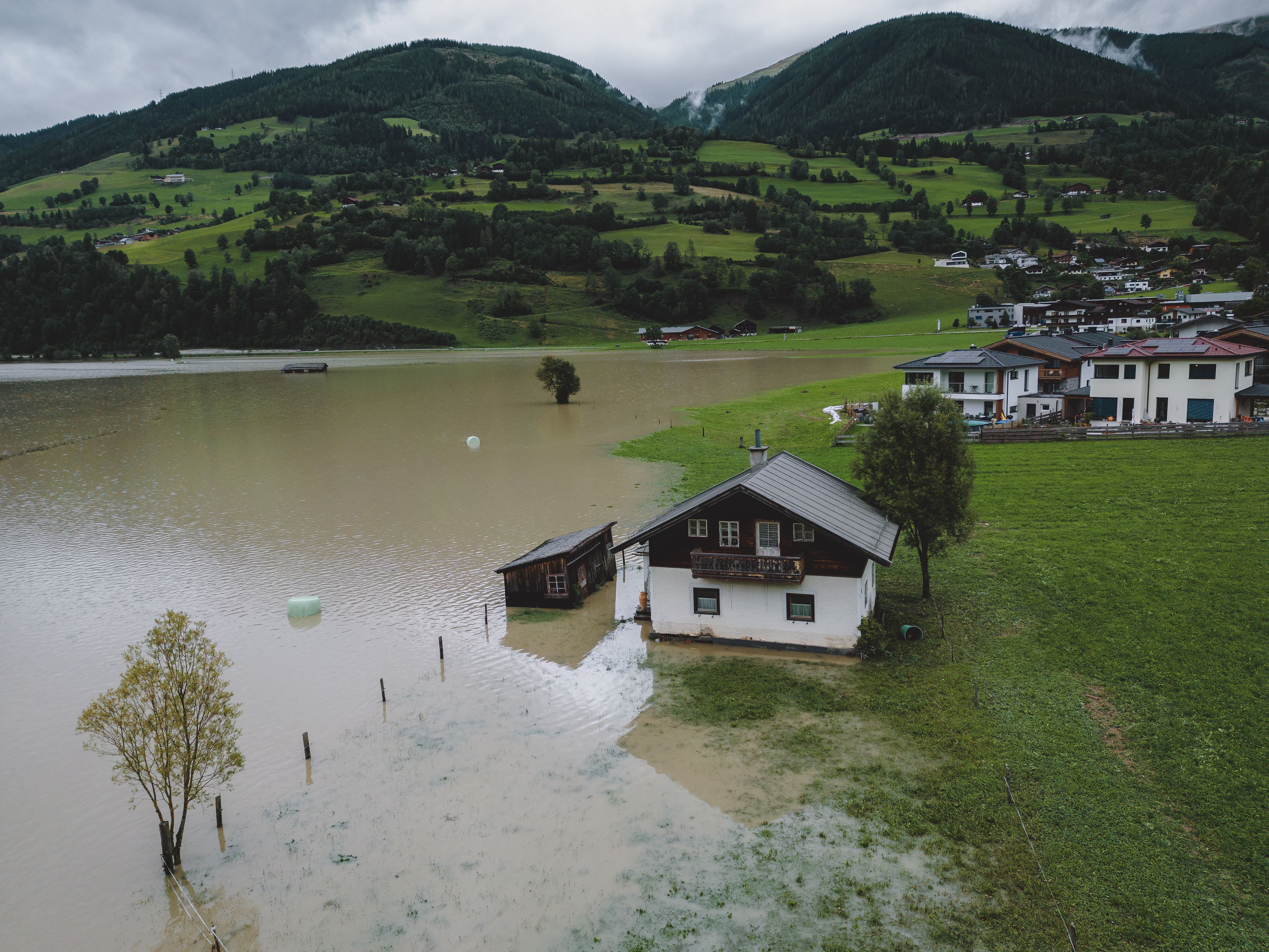 Auswirkungen des Hochwassers in Niedernsill (Bez. Zell am See) im August 2023. Jetzt drohen wieder lokale Überflutungen.
