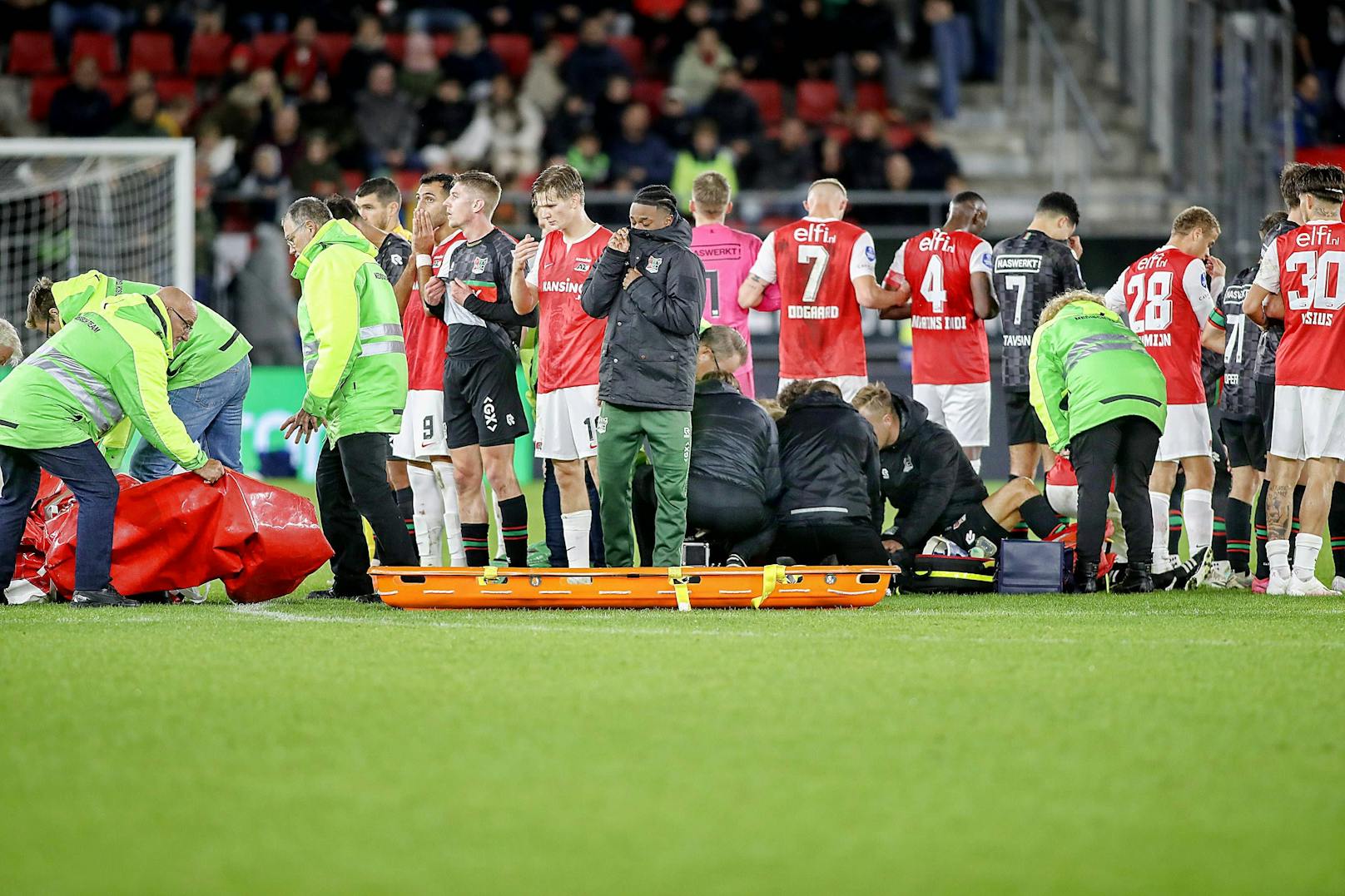 Niederlande-Star muss auf dem Platz reanimiert werden