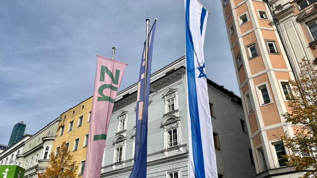 Israel-Flagge Linz Altes Rathaus