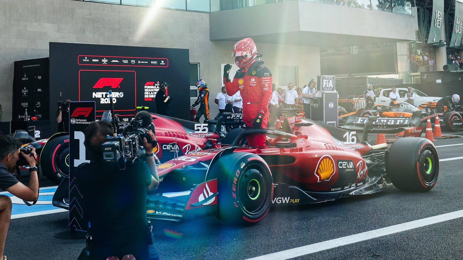 Ferrari überrascht in Mexiko, Verstappen rätselt