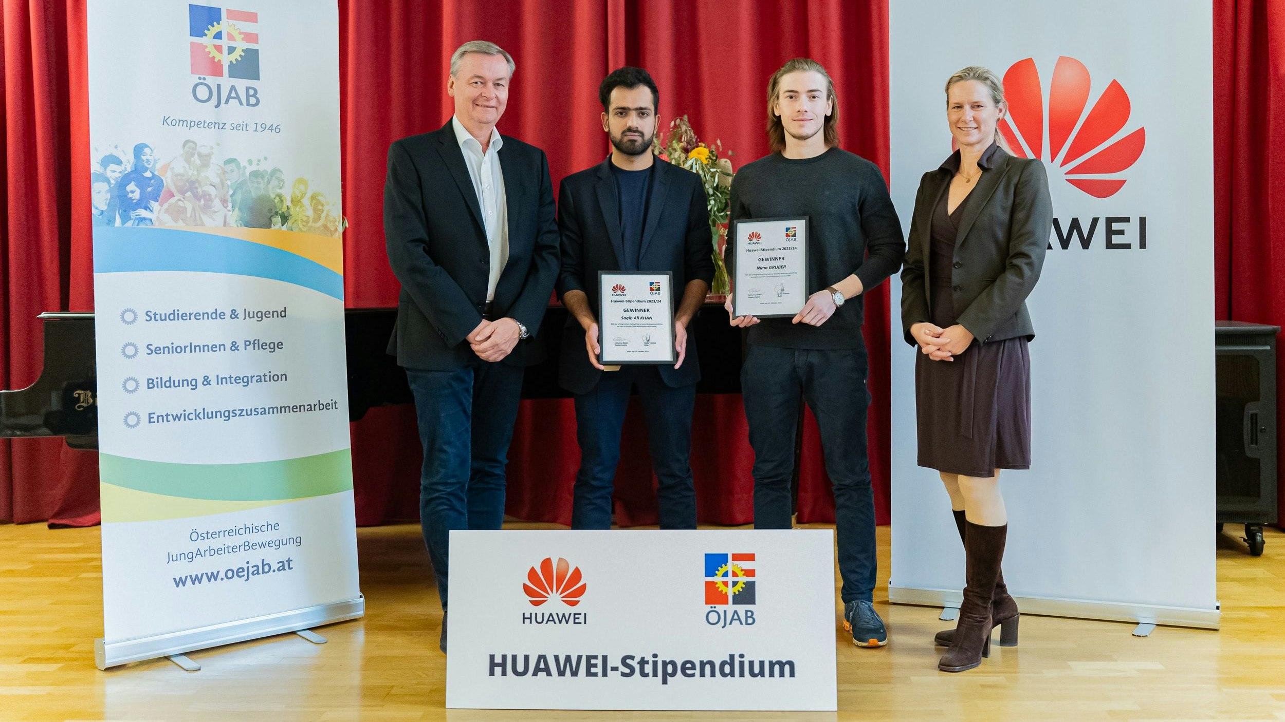 Die drei Stipendiat:innen kamen nicht nur aufgrund ihrer bisherigen Studienerfolge in die engere Auswahl. 