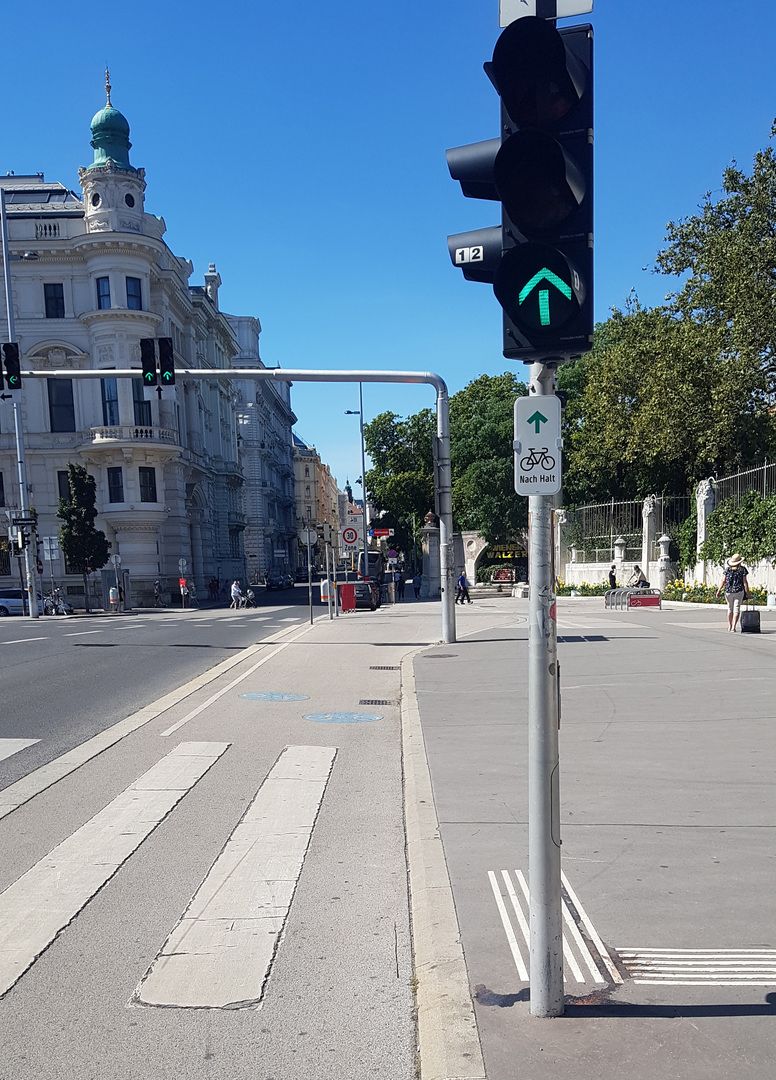 Die Zusatztafeln seien zu klein, kritisiert der ÖAMTC.