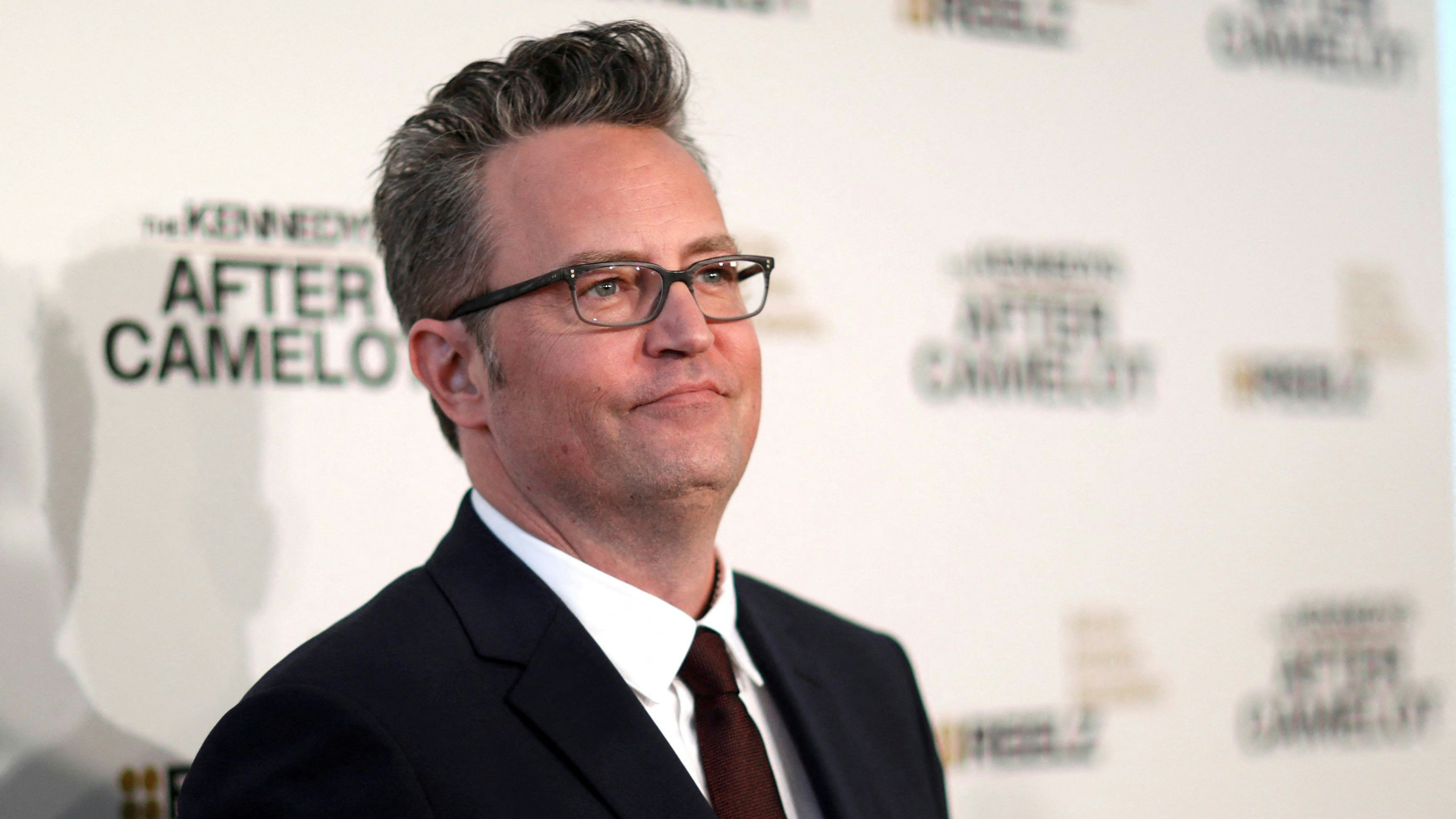Der "Friends"-Star Matthew Perry ist in der Nacht auf Sonntag gestorben. Seine Eltern besuchten kurz darauf seine Villa.