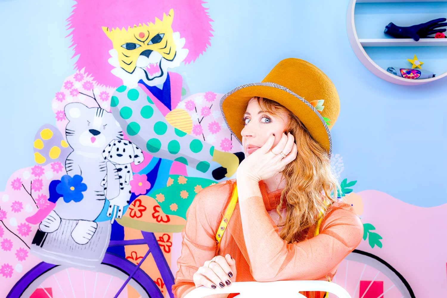 Chapeau! Julia Cranz behütet Superstars und Fashionistas nicht nur zu Halloween.