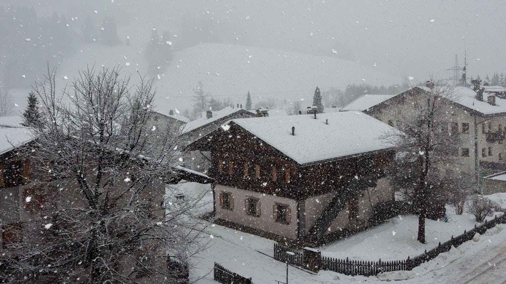 Starkregen bringt jetzt massig Schnee nach Österreich