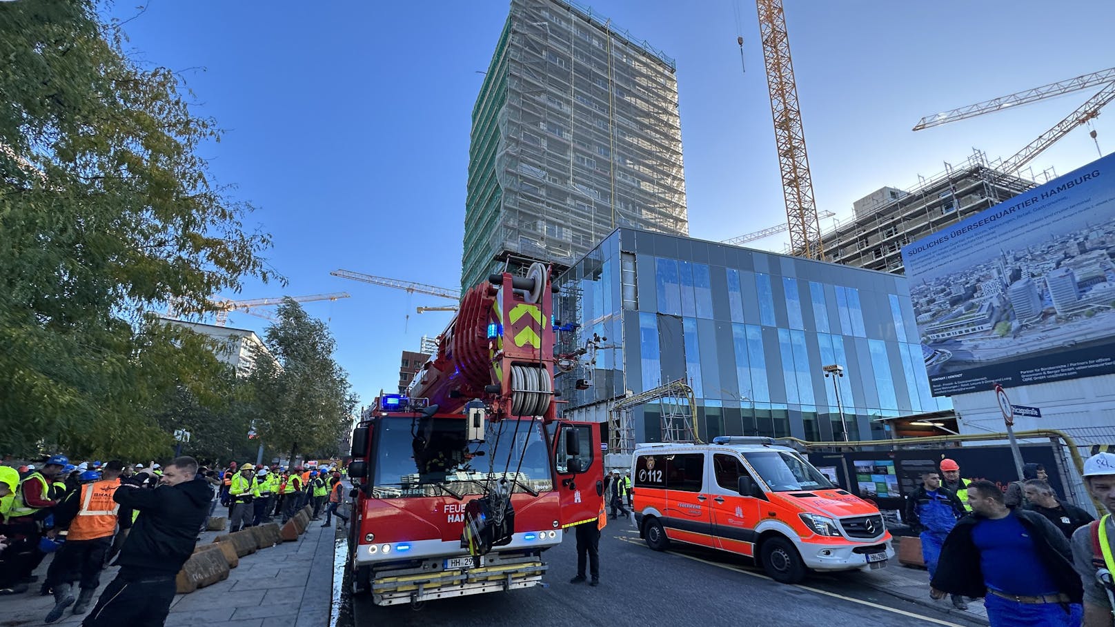 Baugerüst bricht in Hamburg zusammen – viele Tote