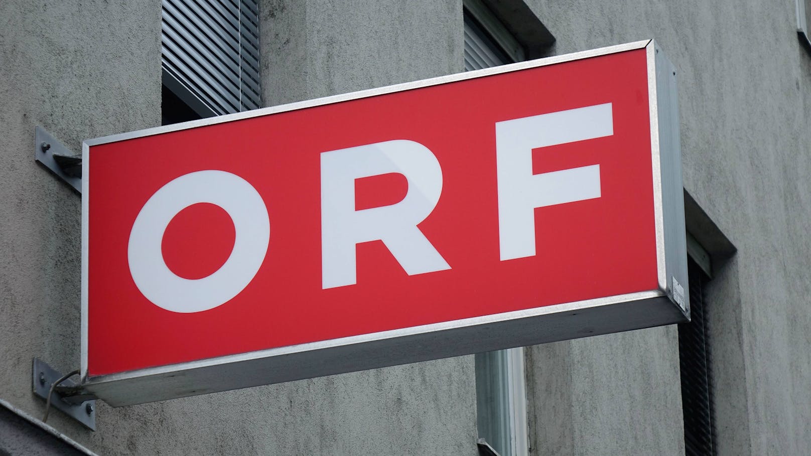 ORF-Abgabe vor dem Fall! Neos ziehen vor Gericht