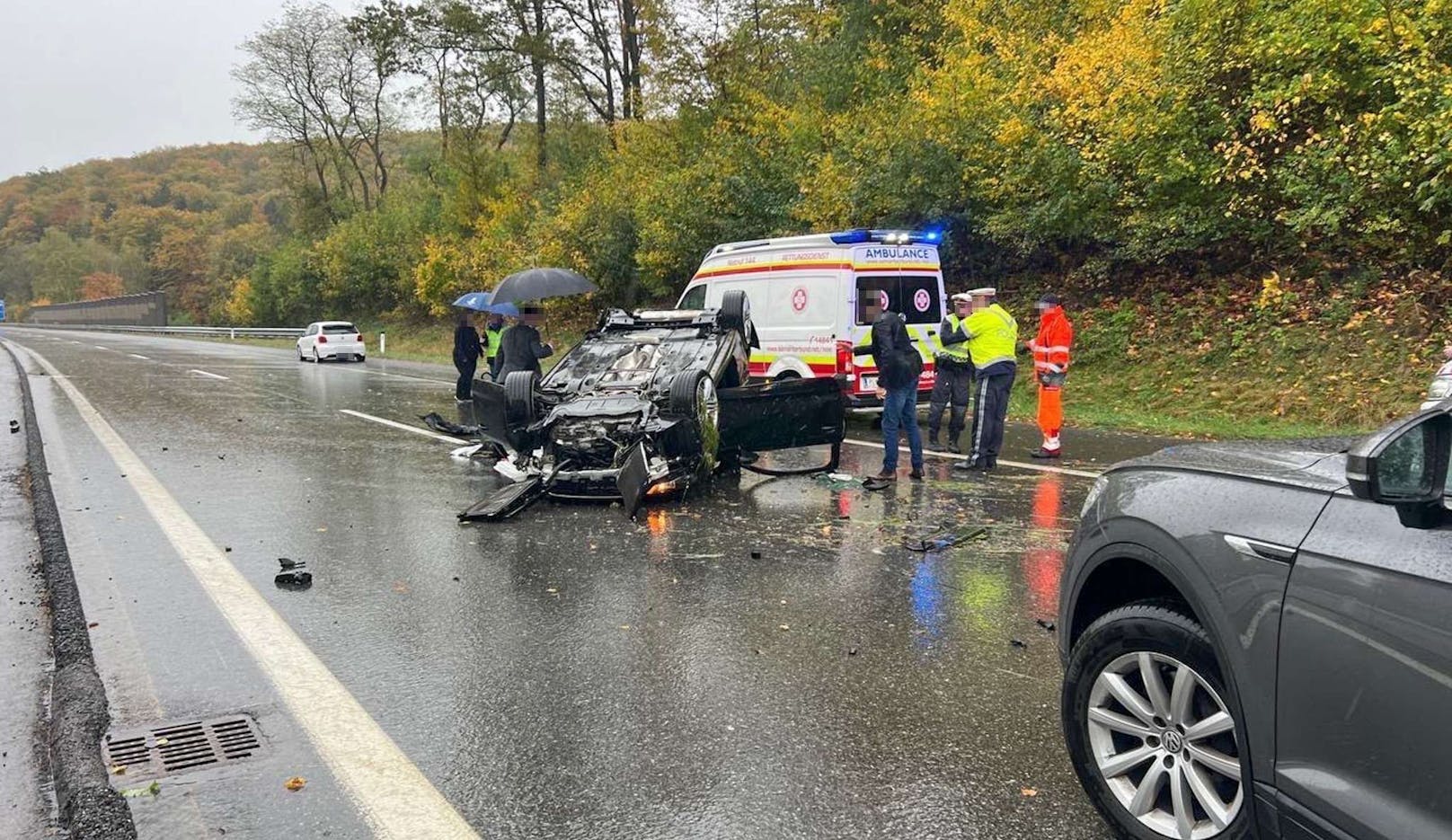 Der Lenker wurde schwer verletzt.