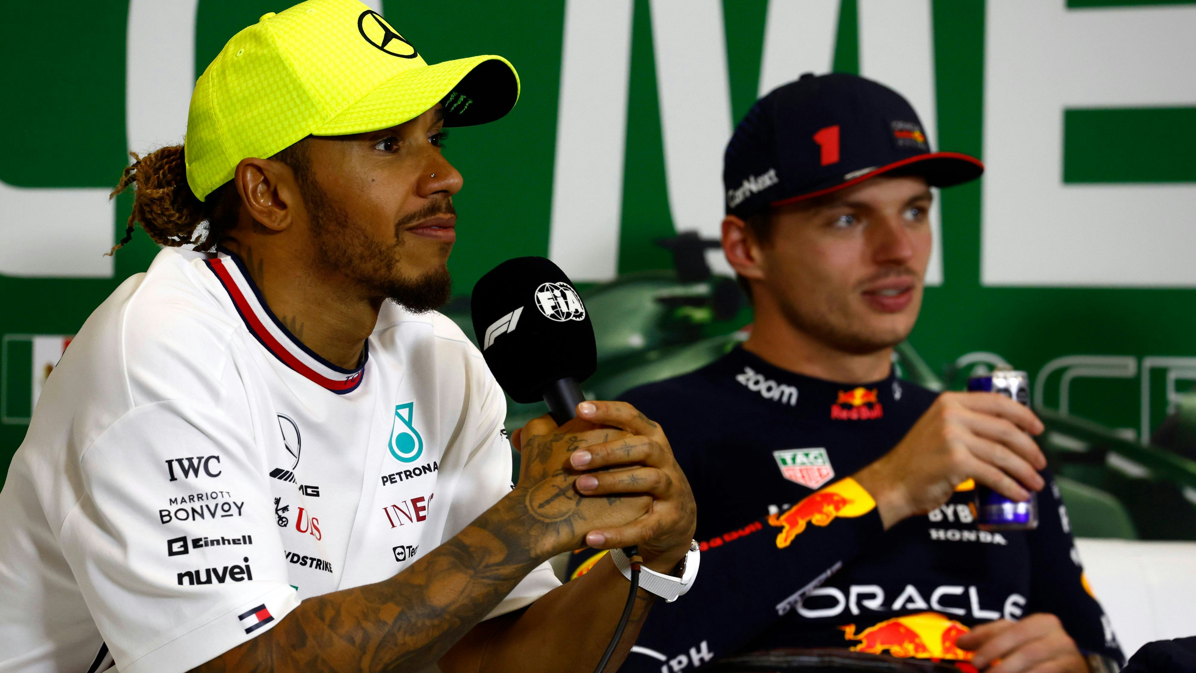 Formel-1-Star Lewis Hamilton würde sogar Geld auf Max Verstappen setzen. 