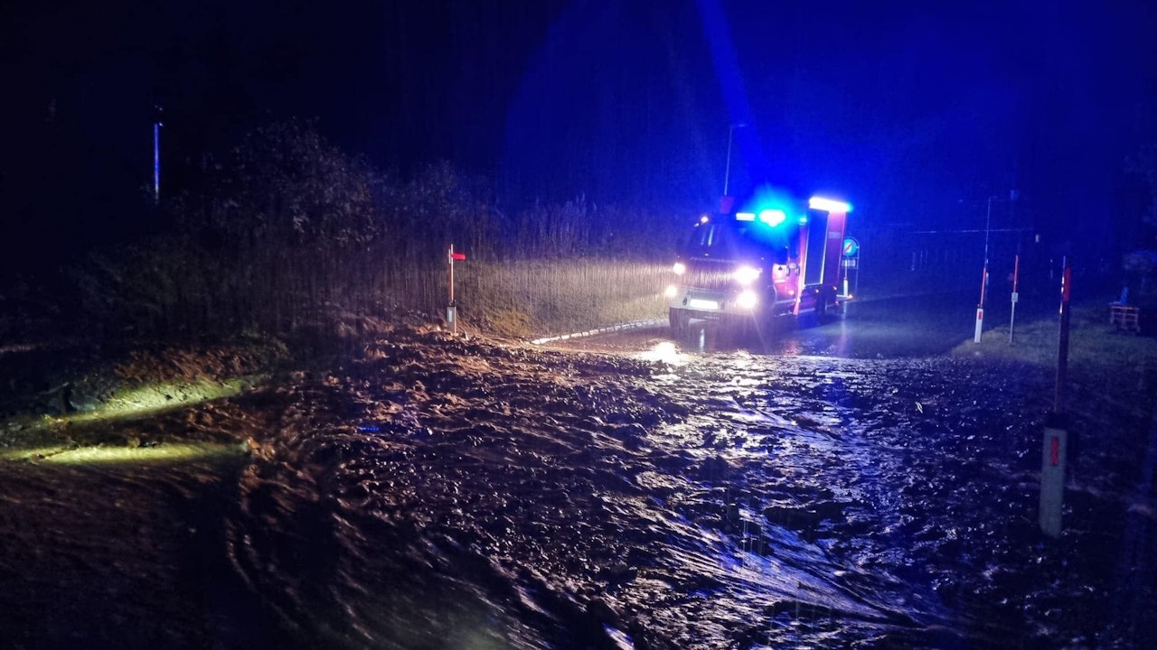 Heute.at - Gewaltige Gewitter – Mure reißt sogar Auto auf A13 mit
