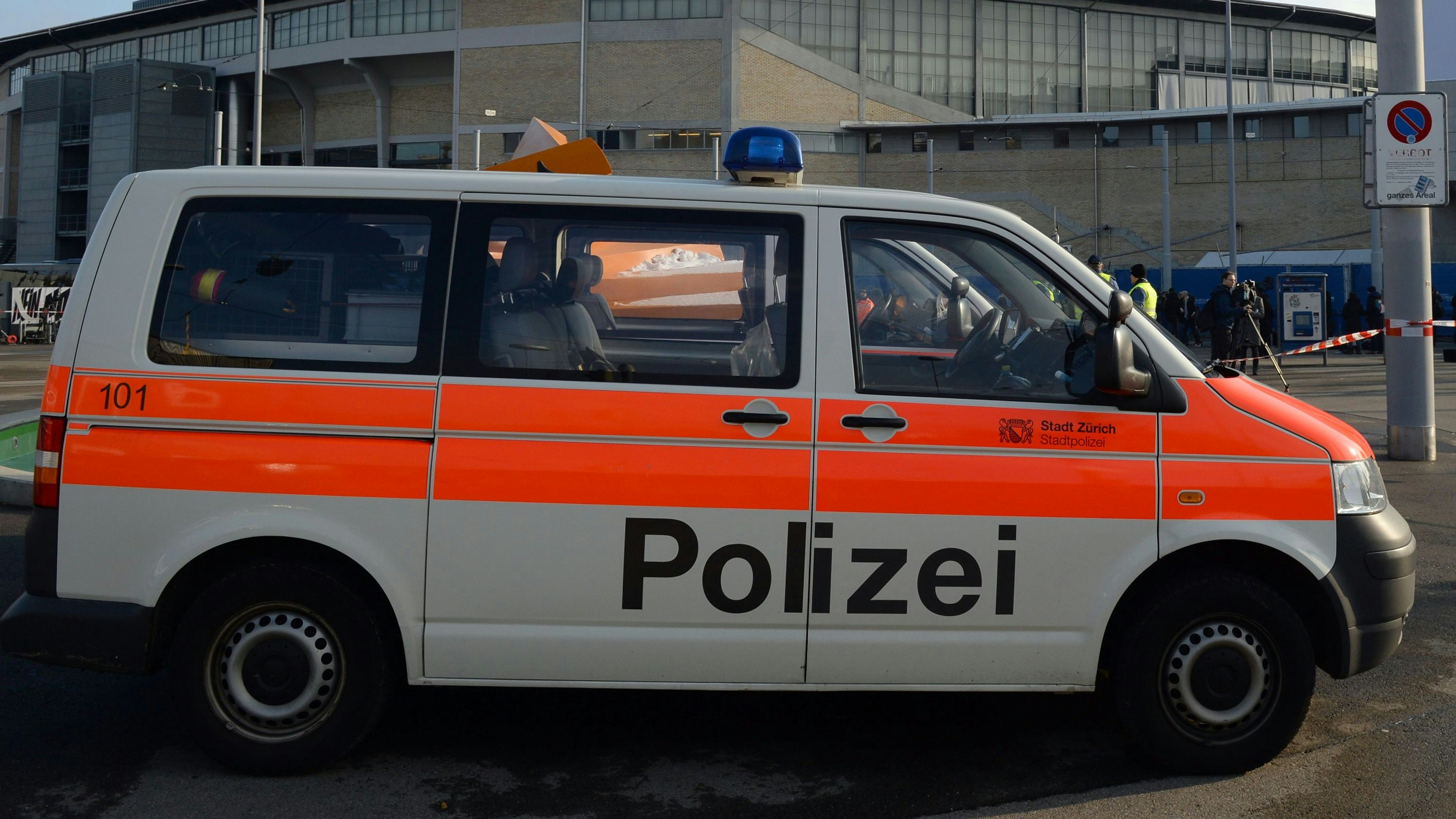 Polizisten und Polizistinnen in der Ostschweiz hatten in der Halloween-Nacht auf Mittwoch viel zu tun. (Symbolbild)