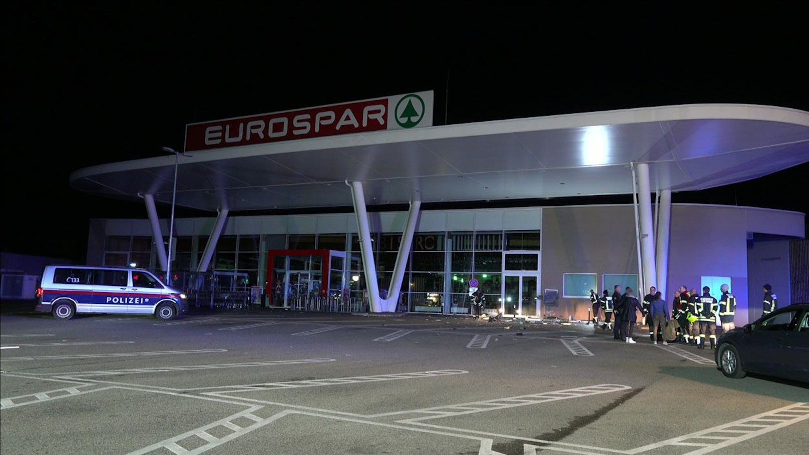 Beim Eurospar in Baden kam es in der Halloween-Nacht zu einem explosiven Zwischenfall.