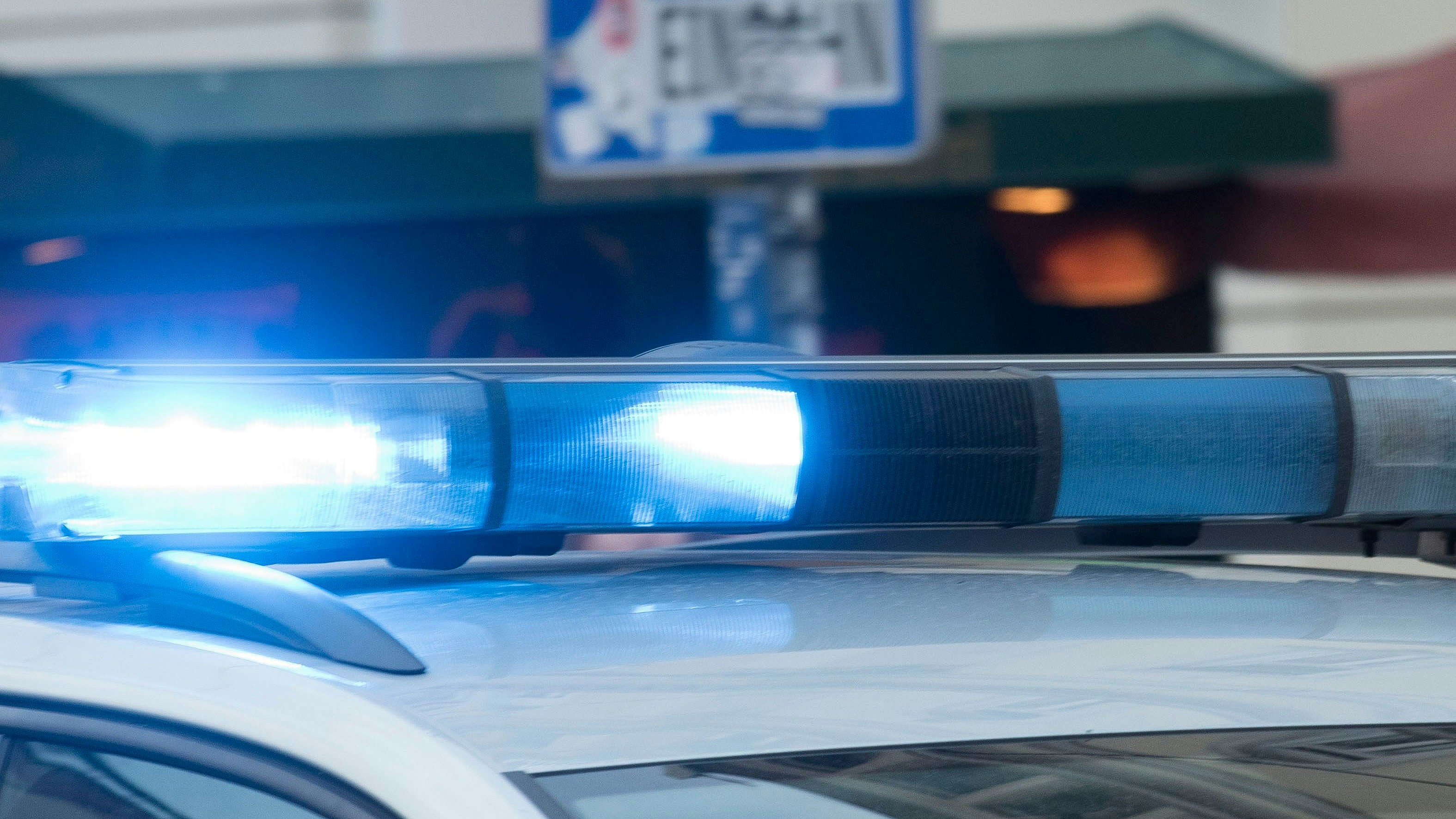 Die Polizei konnte zwei Tatverdächtige festnehmen. (Symbolbild)